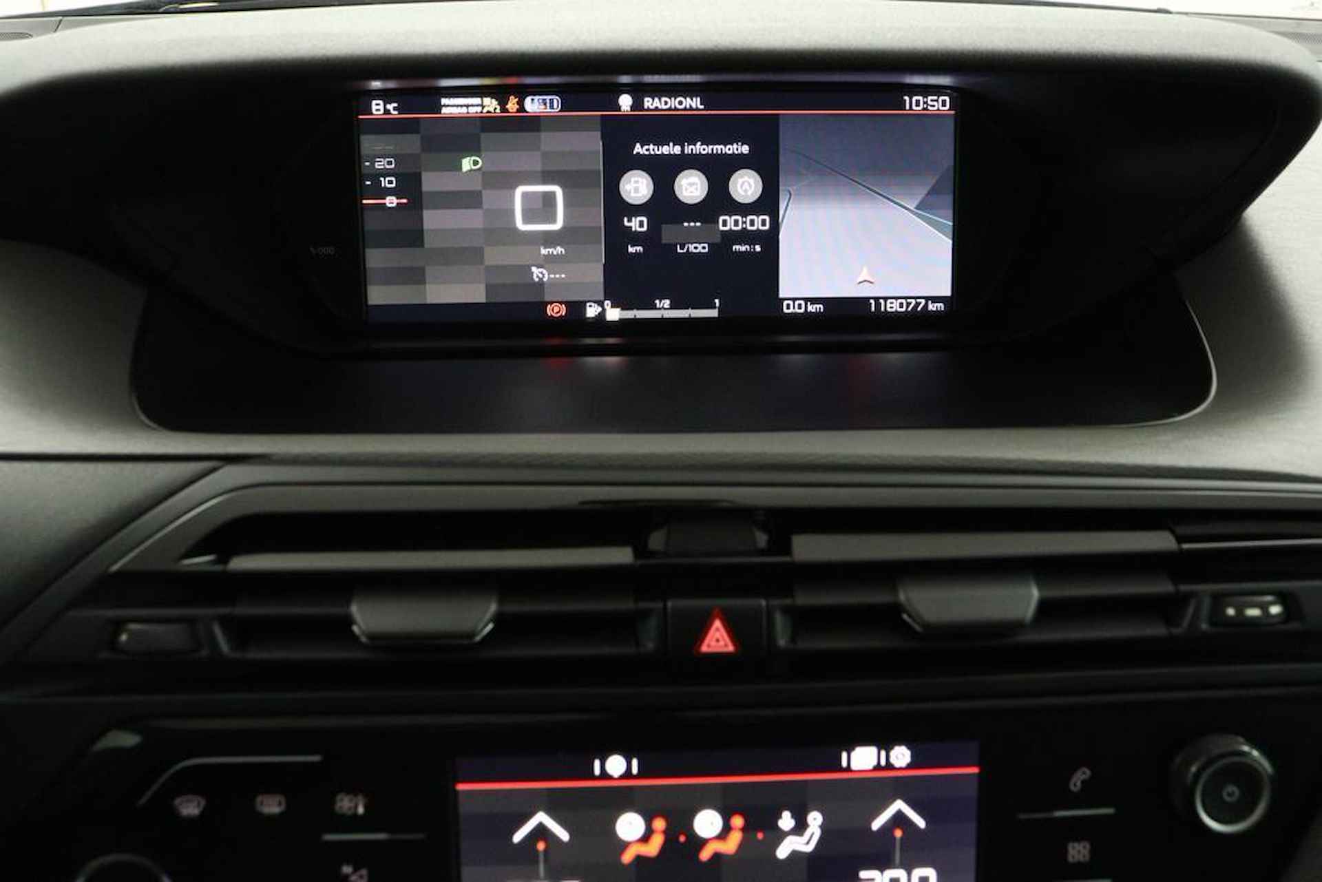 Citroen C4 Picasso 1.2 130pk Feel | Navigatie | Trekhaak | Climate Control | Camera | Two Tone lak | PDC V+A | LMV 17 inch - 16/45