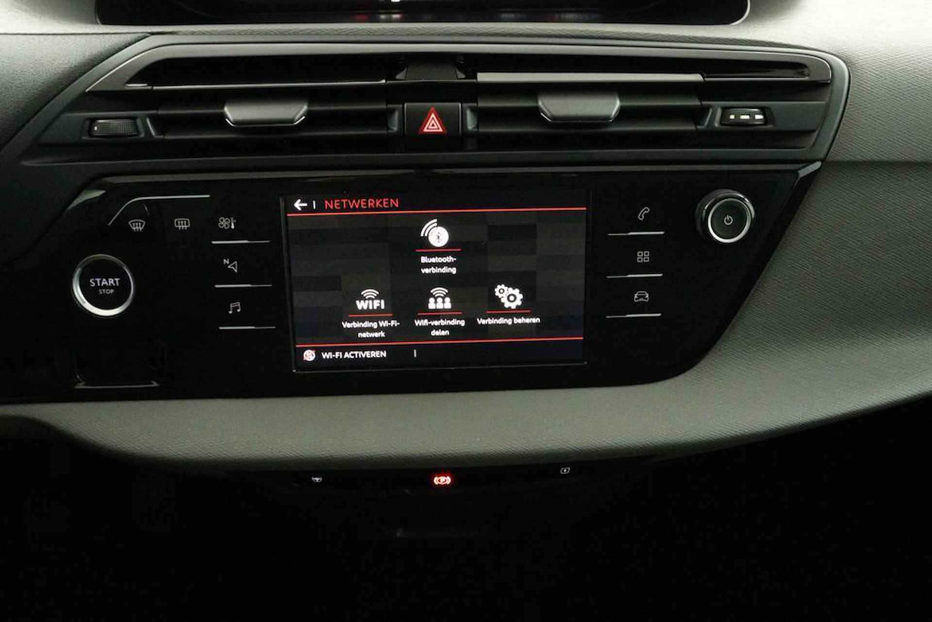 Citroen C4 Picasso 1.2 130pk Feel | Navigatie | Trekhaak | Climate Control | Camera | Two Tone lak | PDC V+A | LMV 17 inch - 25/45