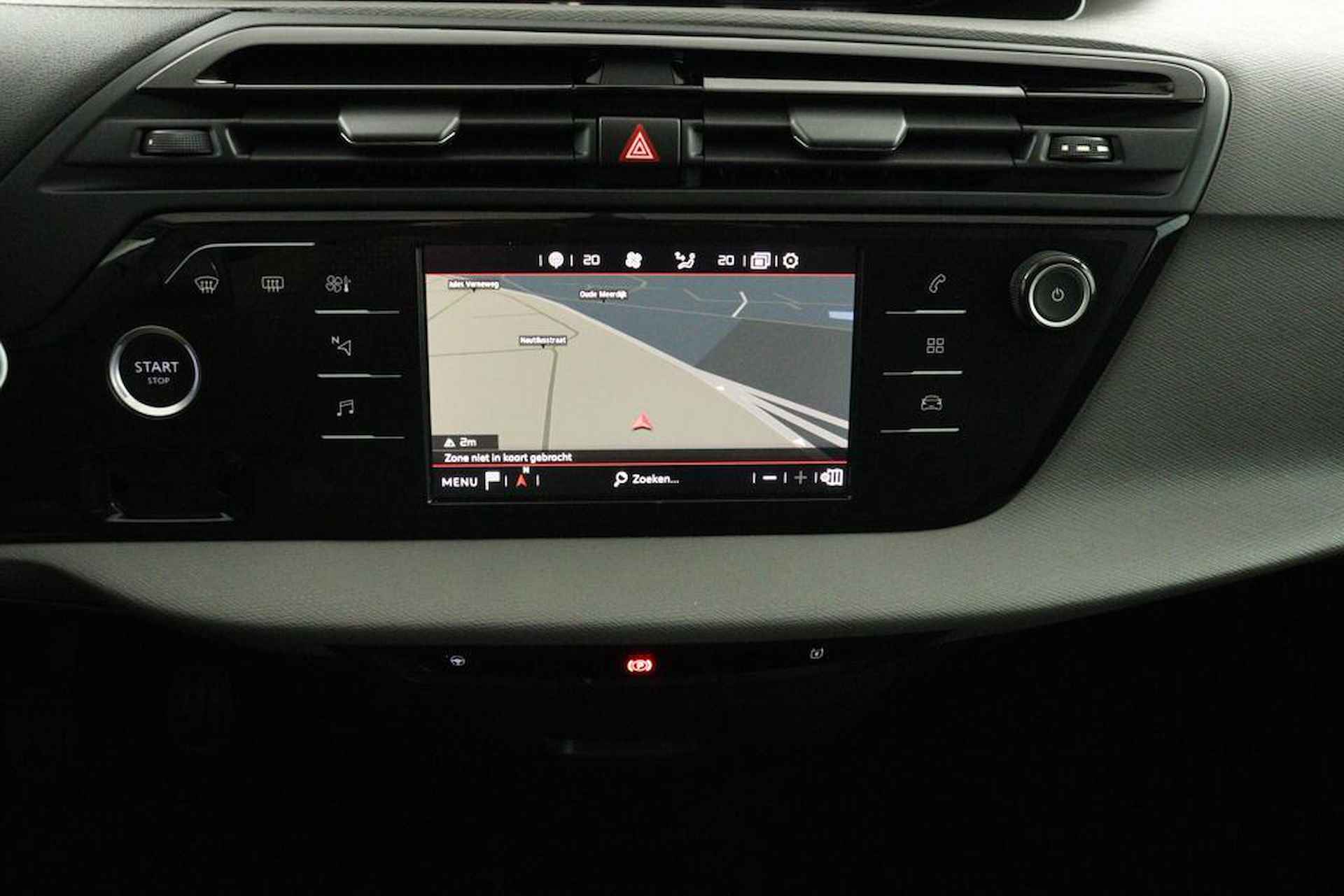 Citroen C4 Picasso 1.2 130pk Feel | Navigatie | Trekhaak | Climate Control | Camera | Two Tone lak | PDC V+A | LMV 17 inch - 29/45