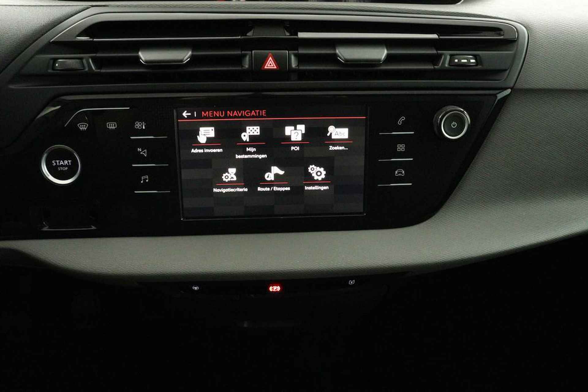 Citroen C4 Picasso 1.2 130pk Feel | Navigatie | Trekhaak | Climate Control | Camera | Two Tone lak | PDC V+A | LMV 17 inch - 31/45