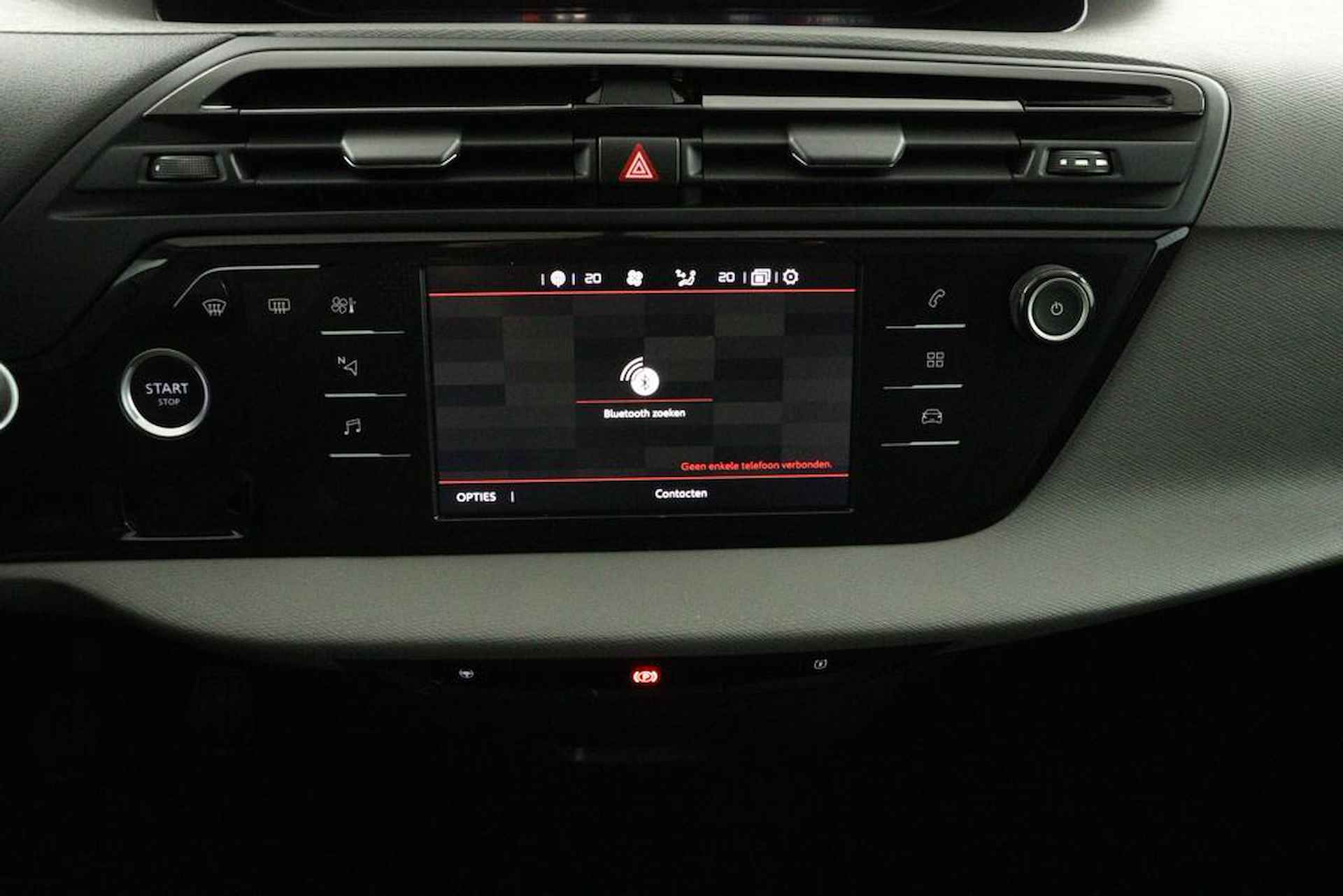 Citroen C4 Picasso 1.2 130pk Feel | Navigatie | Trekhaak | Climate Control | Camera | Two Tone lak | PDC V+A | LMV 17 inch - 38/45