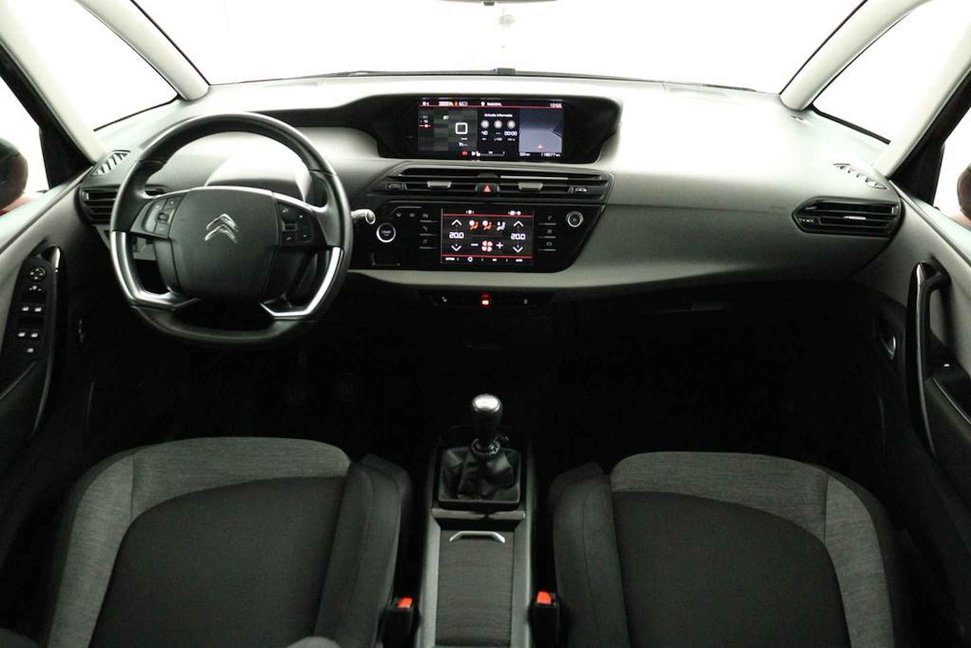 Citroen C4 Picasso 1.2 130pk Feel | Navigatie | Trekhaak | Climate Control | Camera | Two Tone lak | PDC V+A | LMV 17 inch - 42/45