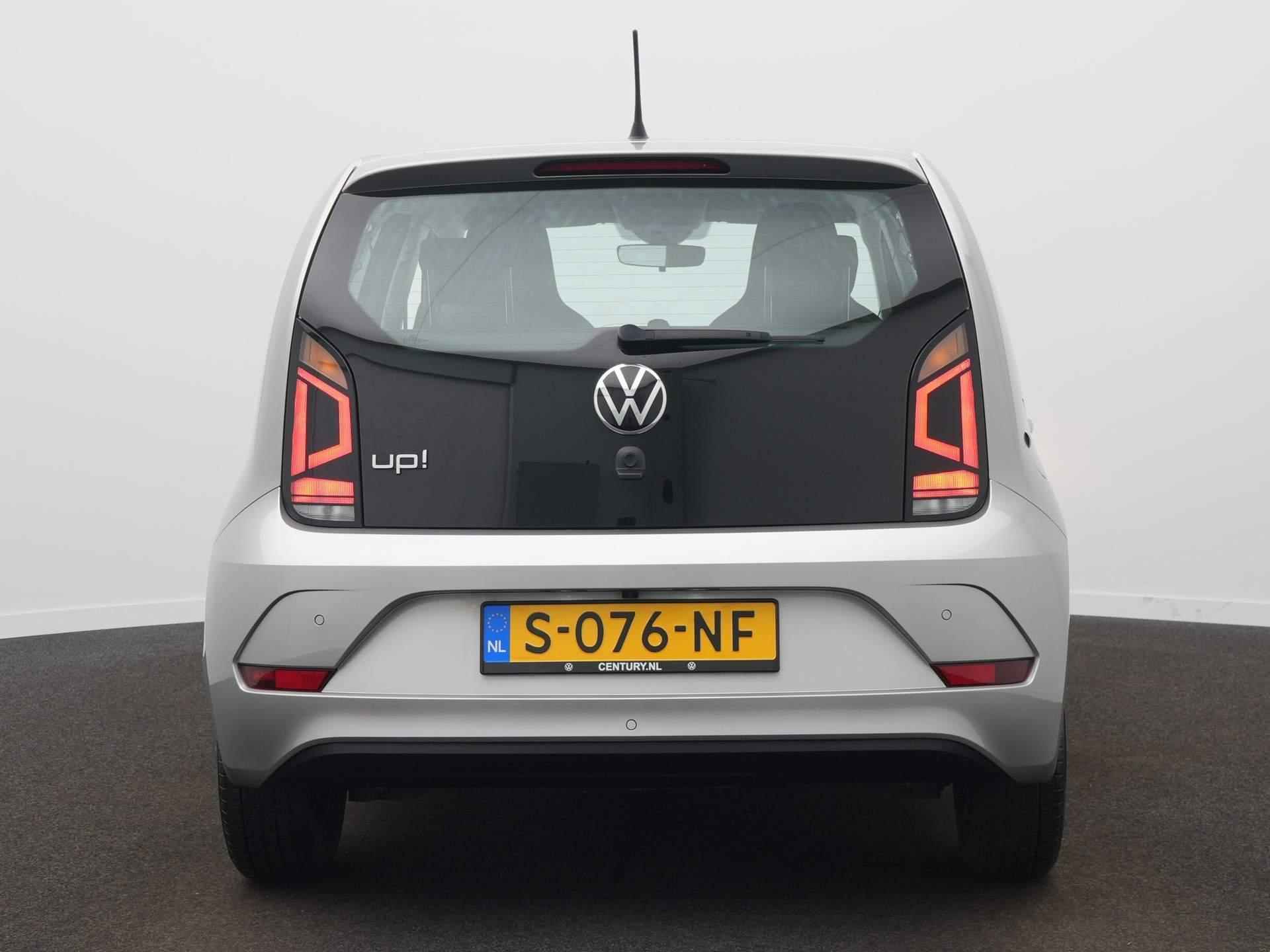 Volkswagen Up! 1.0 Clima / Camera / Metallic - 6/29