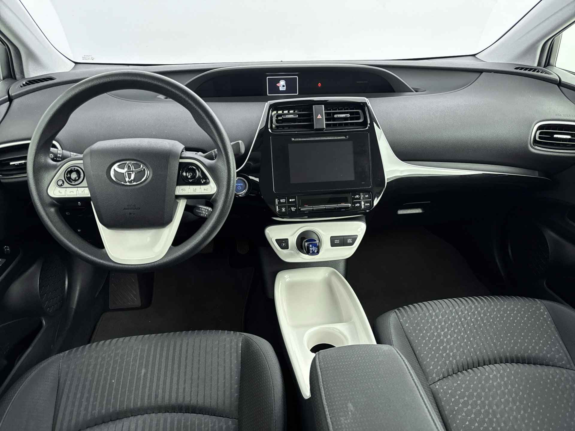 Toyota Prius 1.8 Aspiration | Adaptive cruise control | Dab | Lane keep assist | - 6/38