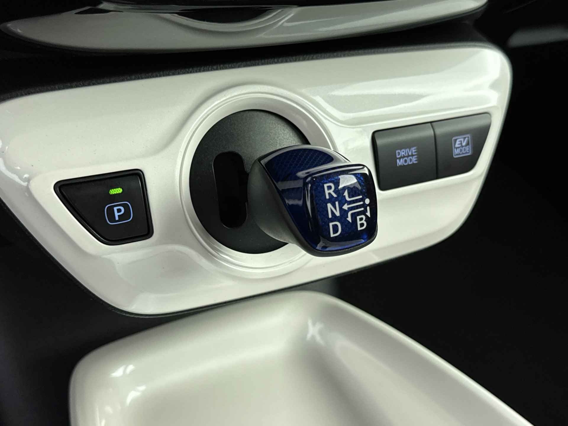 Toyota Prius 1.8 Aspiration | Adaptive cruise control | Dab | Lane keep assist | - 11/38
