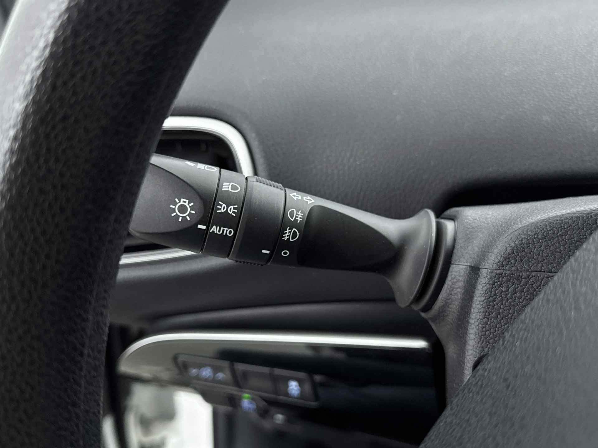 Toyota Prius 1.8 Aspiration | Adaptive cruise control | Dab | Lane keep assist | - 22/38