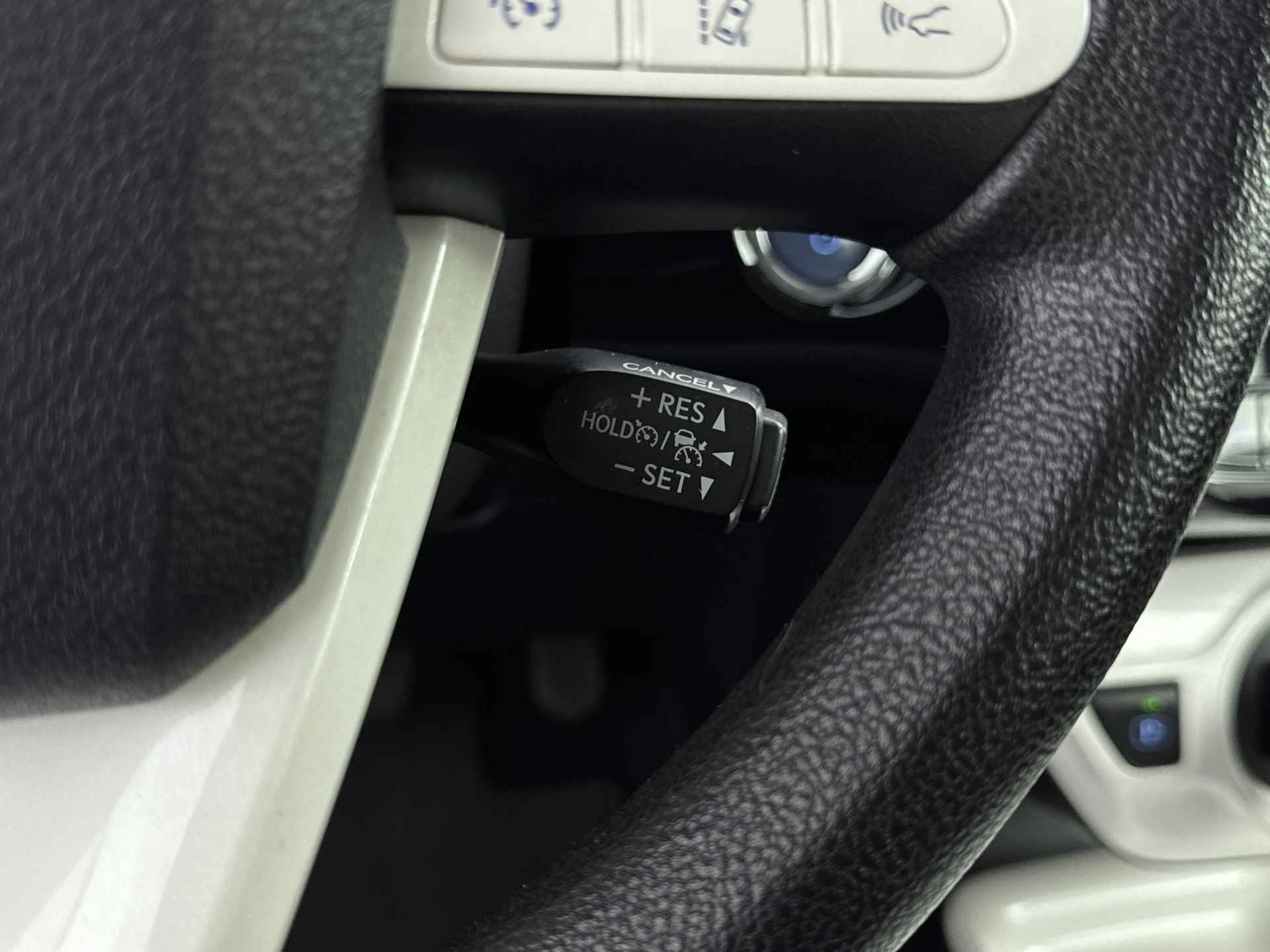 Toyota Prius 1.8 Aspiration | Adaptive cruise control | Dab | Lane keep assist | - 24/38