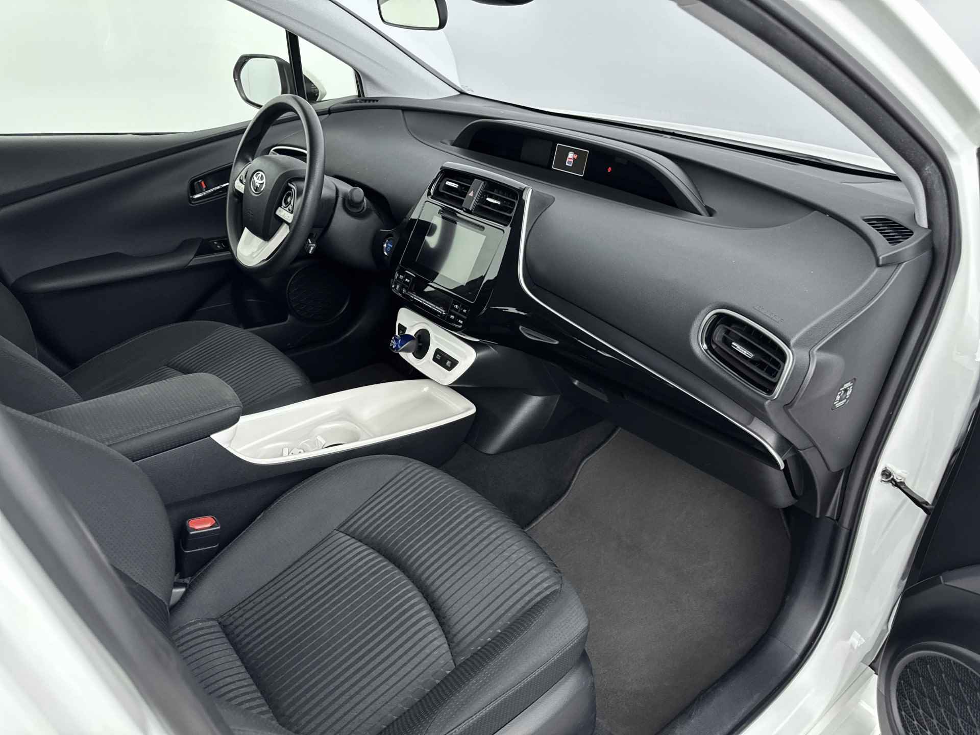 Toyota Prius 1.8 Aspiration | Adaptive cruise control | Dab | Lane keep assist | - 29/38