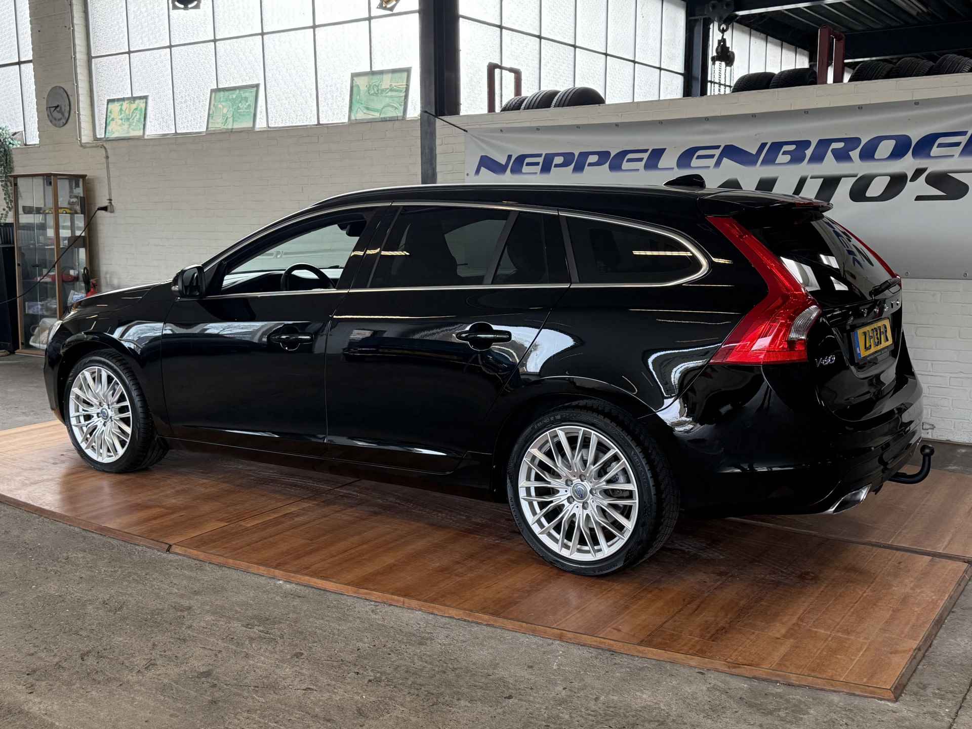 Volvo V60 2.0 T5 Momentum - 3/16