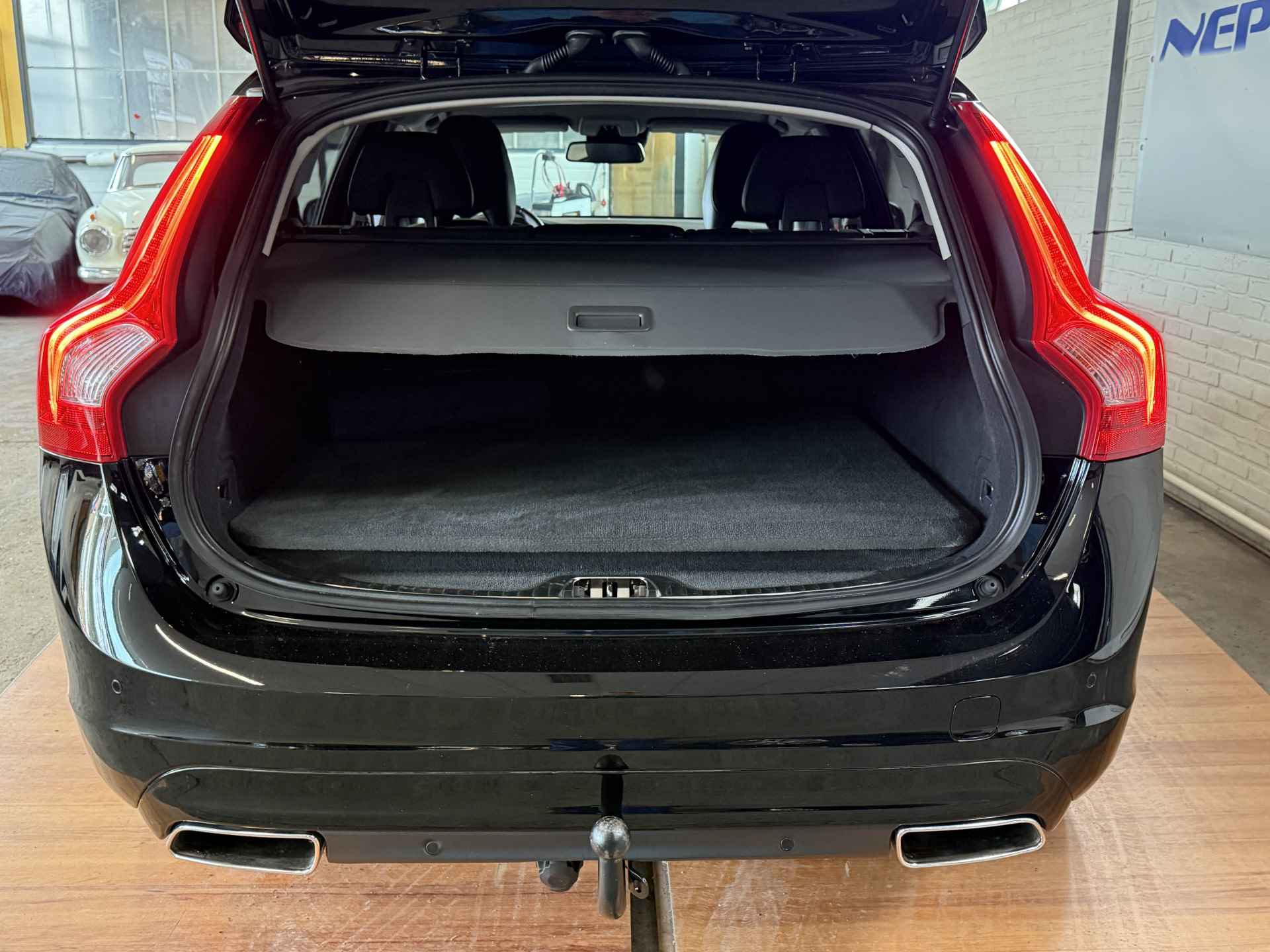 Volvo V60 2.0 T5 Momentum - 10/16