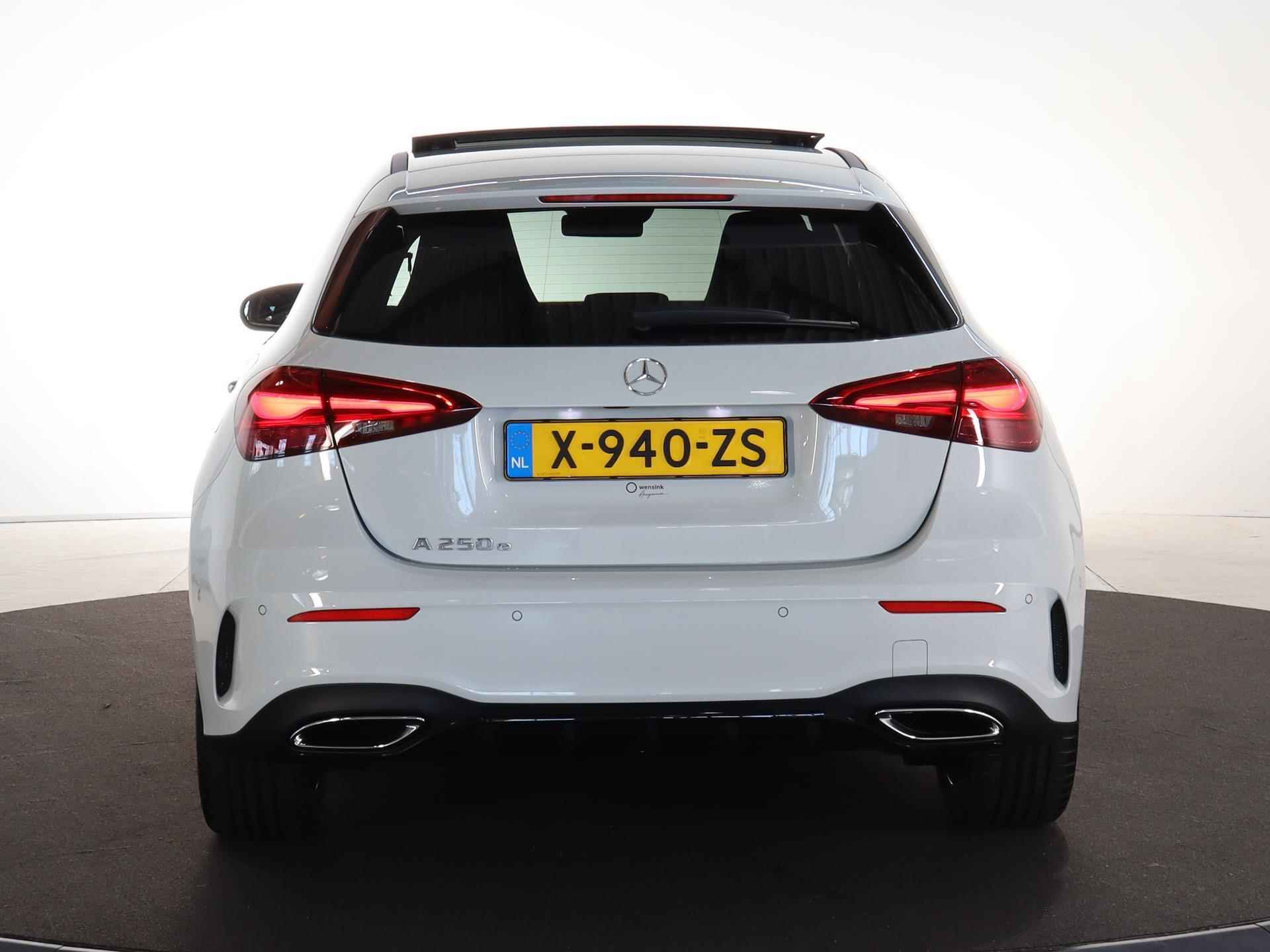 Mercedes-Benz A-klasse 250 e AMG Line | Premium Pakket | Panorama-schuifdak | Nightpakket | 19" AMG-velgen | Multibeam LED | - 5/23