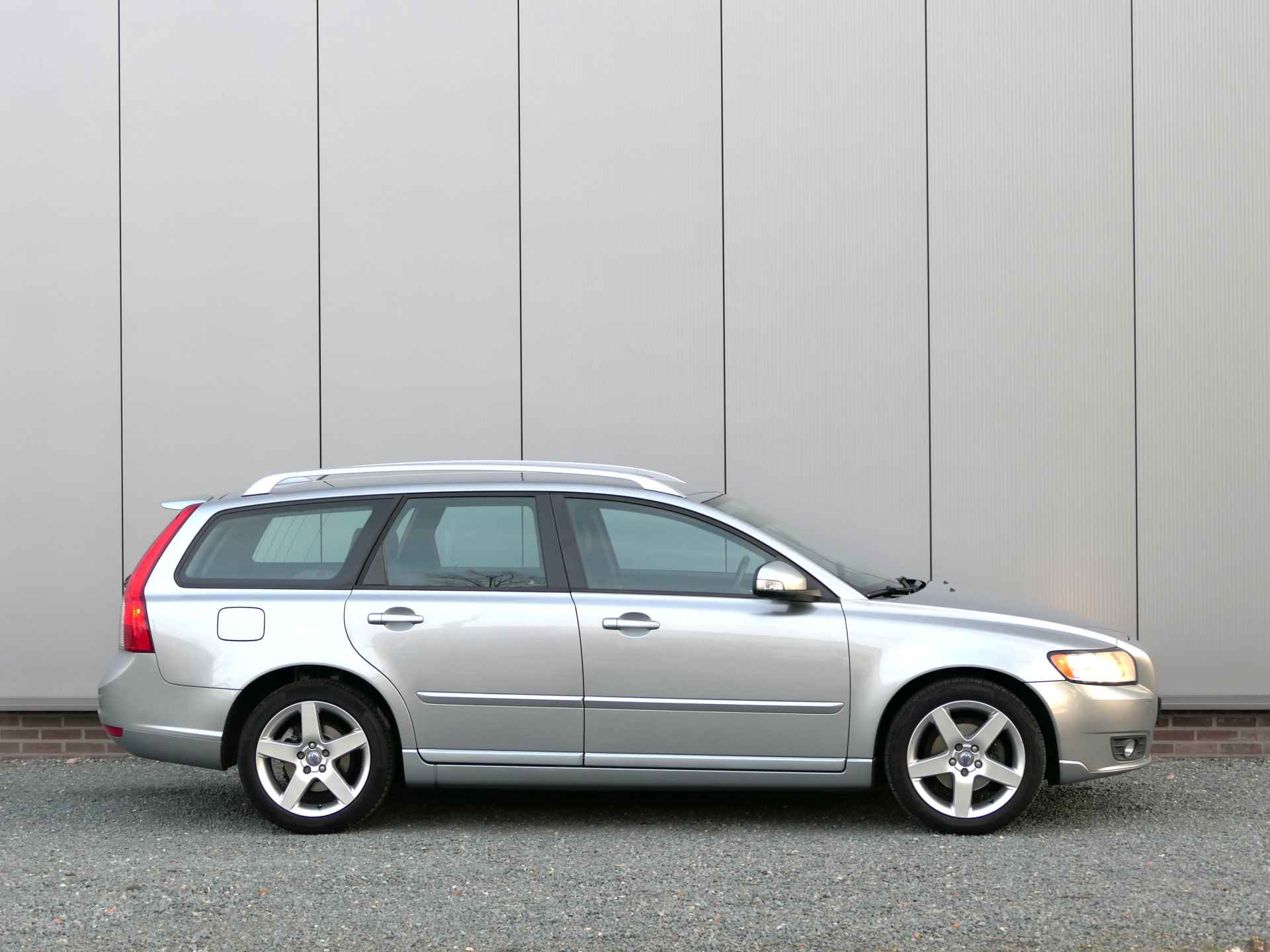 Volvo V50 2.0 Business Pro Edition Leer / Navi / Trekhaak / Bluetooth - 7/25