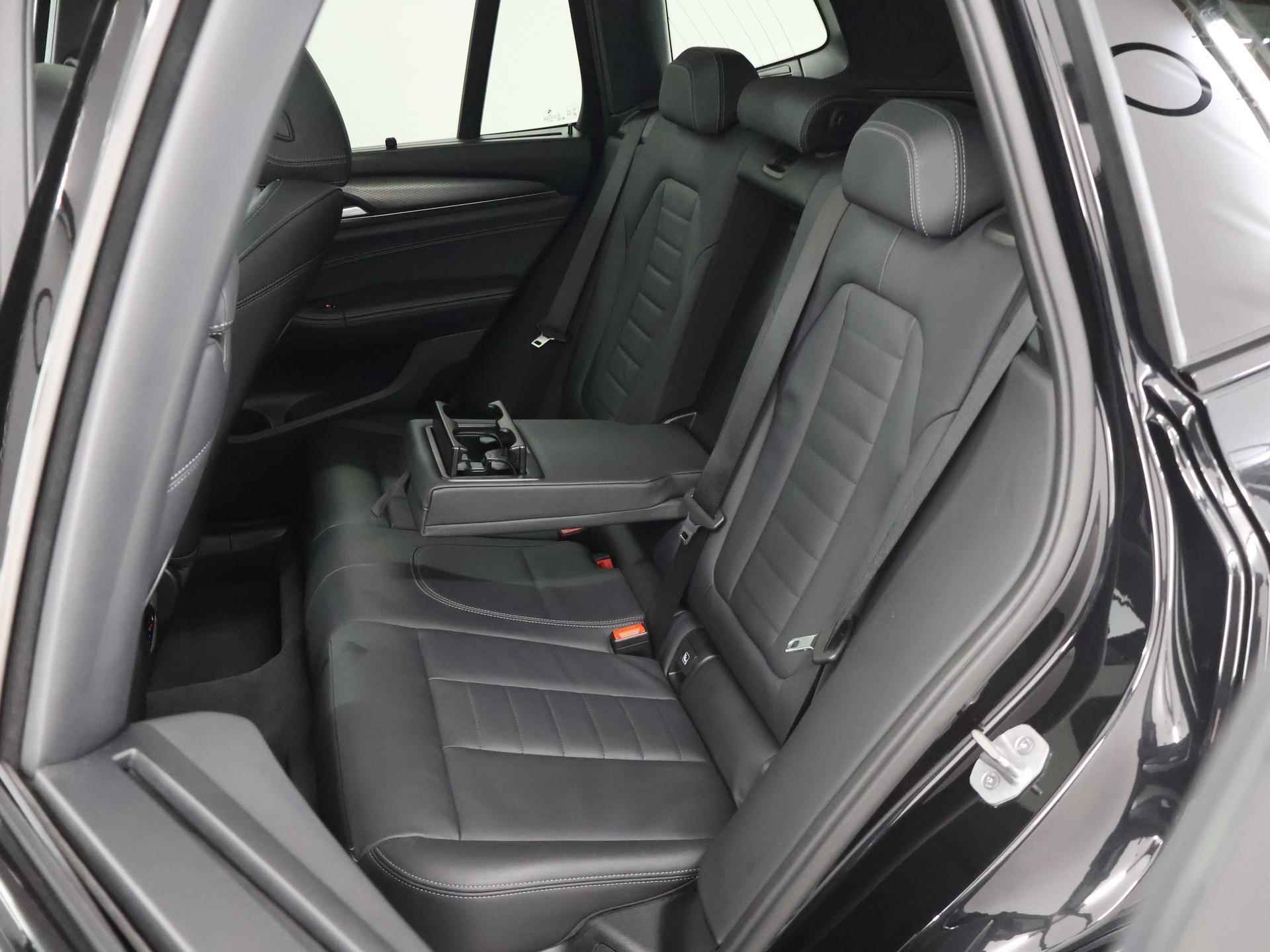 BMW X3 xDrive30e High Executive M-Sport  | M-Sport | FaceLift | Sportstoelen | ShadowLine | Harman/Kardon | HUD | Camera | Apple CarPlay | Panoramadak | Stoelverw. | Ele. verstelbare stoelen + Geheugen | - 12/56