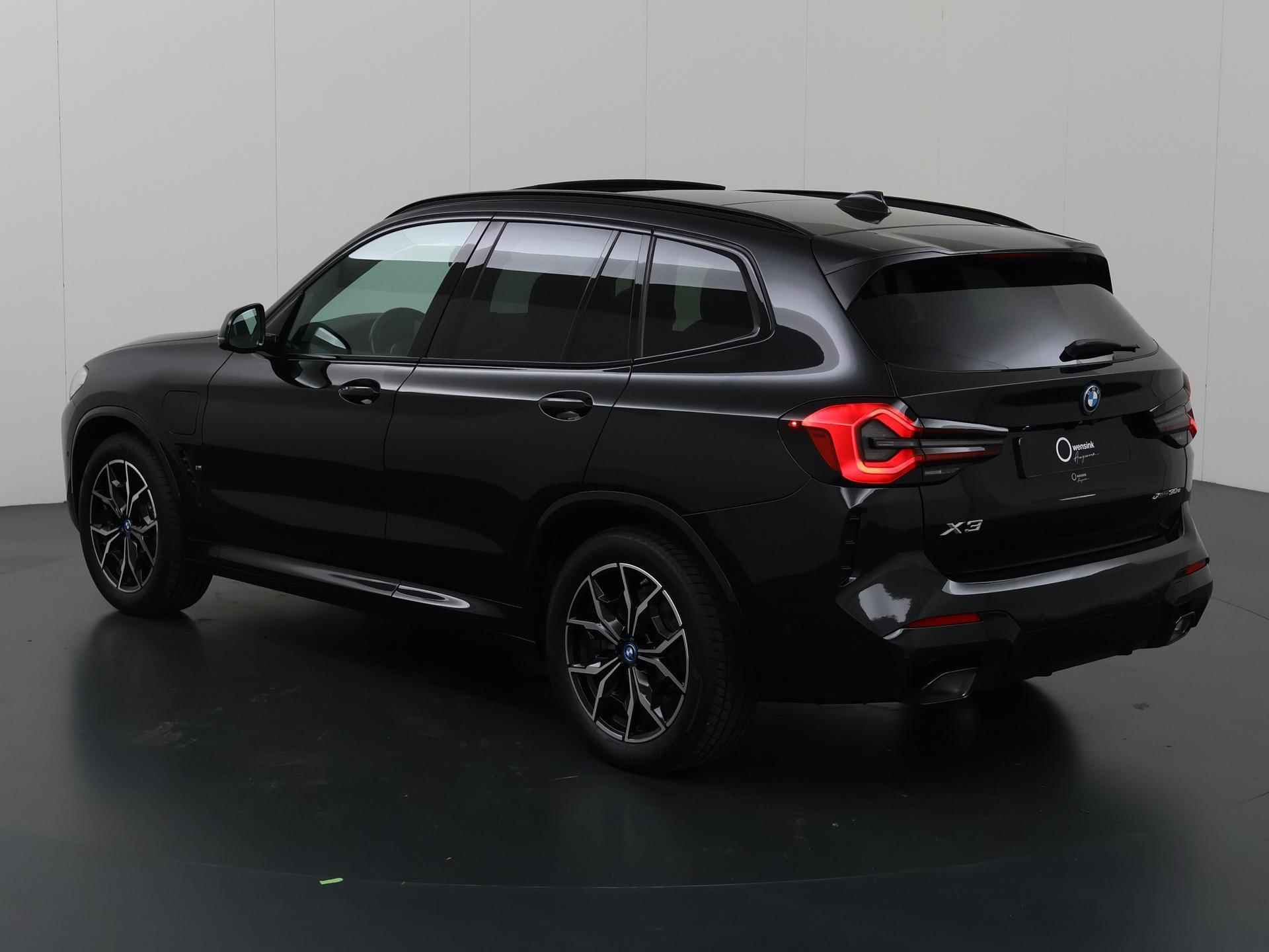 BMW X3 xDrive30e High Executive M-Sport  | M-Sport | FaceLift | Sportstoelen | ShadowLine | Harman/Kardon | HUD | Camera | Apple CarPlay | Panoramadak | Stoelverw. | Ele. verstelbare stoelen + Geheugen | - 23/56