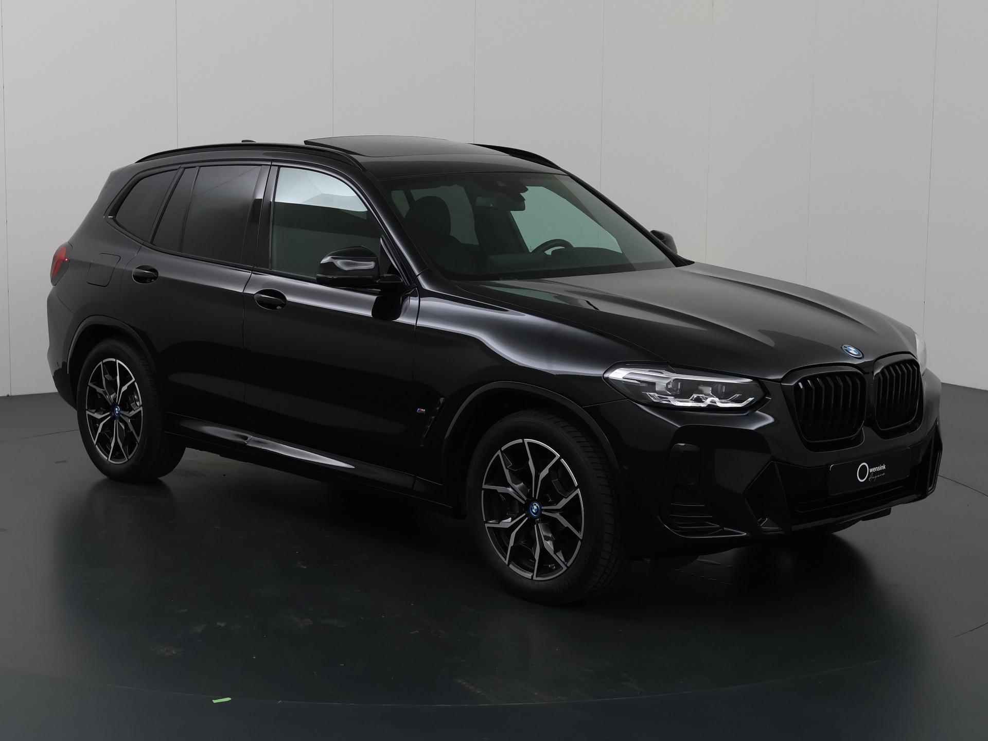 BMW X3 xDrive30e High Executive M-Sport  | M-Sport | FaceLift | Sportstoelen | ShadowLine | Harman/Kardon | HUD | Camera | Apple CarPlay | Panoramadak | Stoelverw. | Ele. verstelbare stoelen + Geheugen | - 24/56