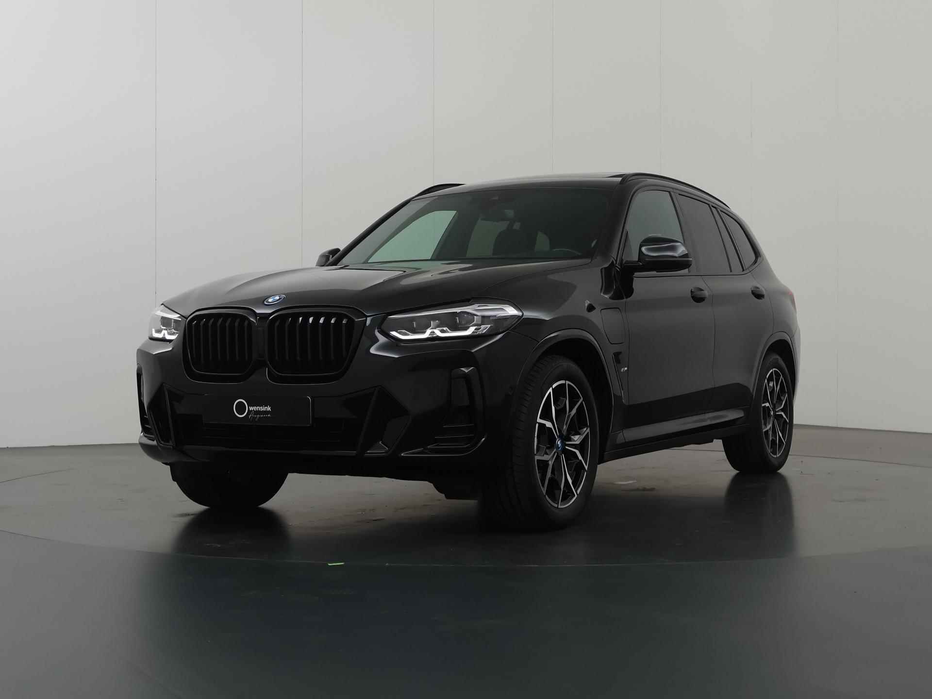 BMW X3 xDrive30e High Executive M-Sport  | M-Sport | FaceLift | Sportstoelen | ShadowLine | Harman/Kardon | HUD | Camera | Apple CarPlay | Panoramadak | Stoelverw. | Ele. verstelbare stoelen + Geheugen | - 56/56