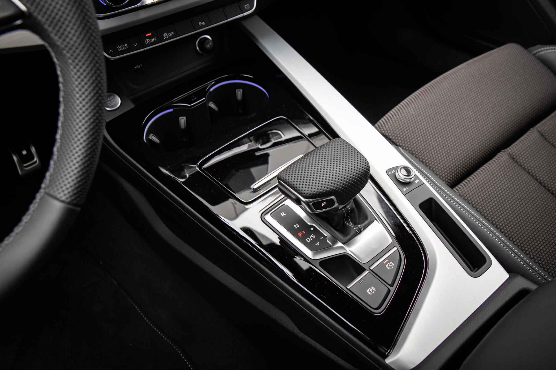 Audi A4 Avant 40 TFSI 204pk S edition | Panoramadak | Sportstoelen | Adaptive Cruise | Navigatie | Achteruitrijcamera - 30/45