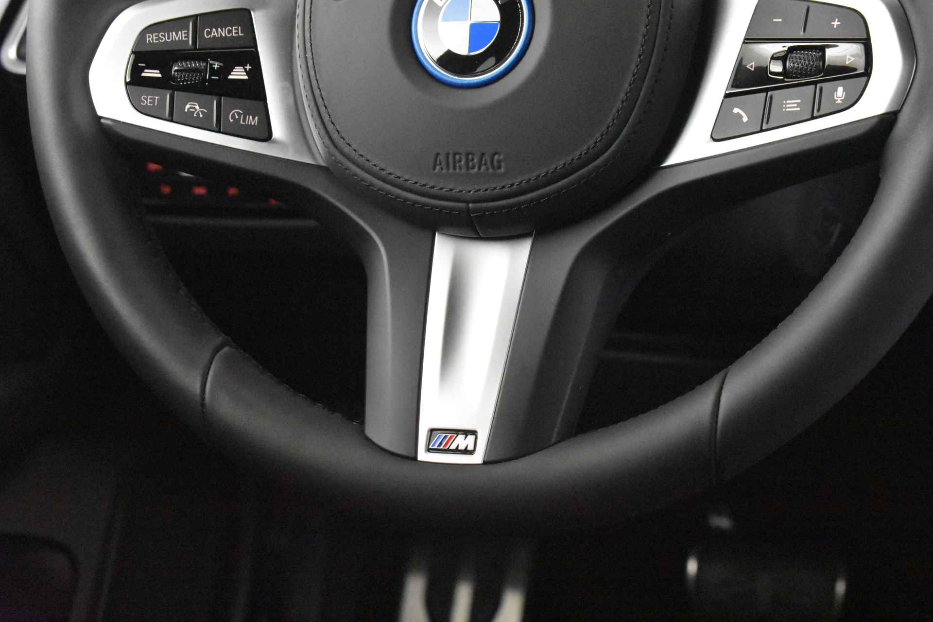 BMW i4 eDrive35 M Sport 70 kWh / Parking Assistant / Widescreen Display / Extra getint glas achter / Live Cockpit Plus / Cruise Control - 19/50