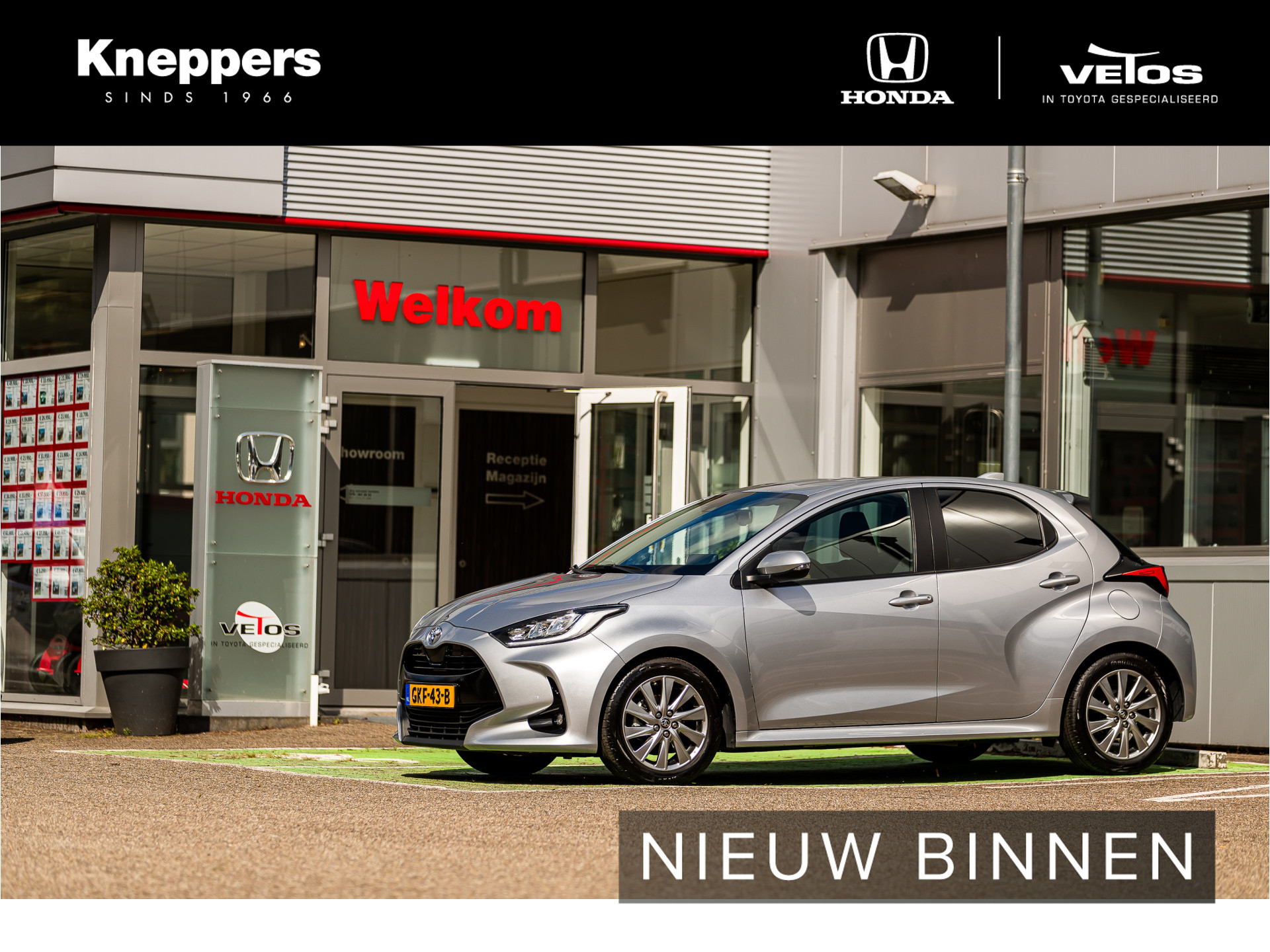 Toyota Yaris 1.5 VVT-i Dynamic Head-up display, Stoel + Stuurverwarmd, Draadloze telefoonoplader , All-in Rijklaarprijs