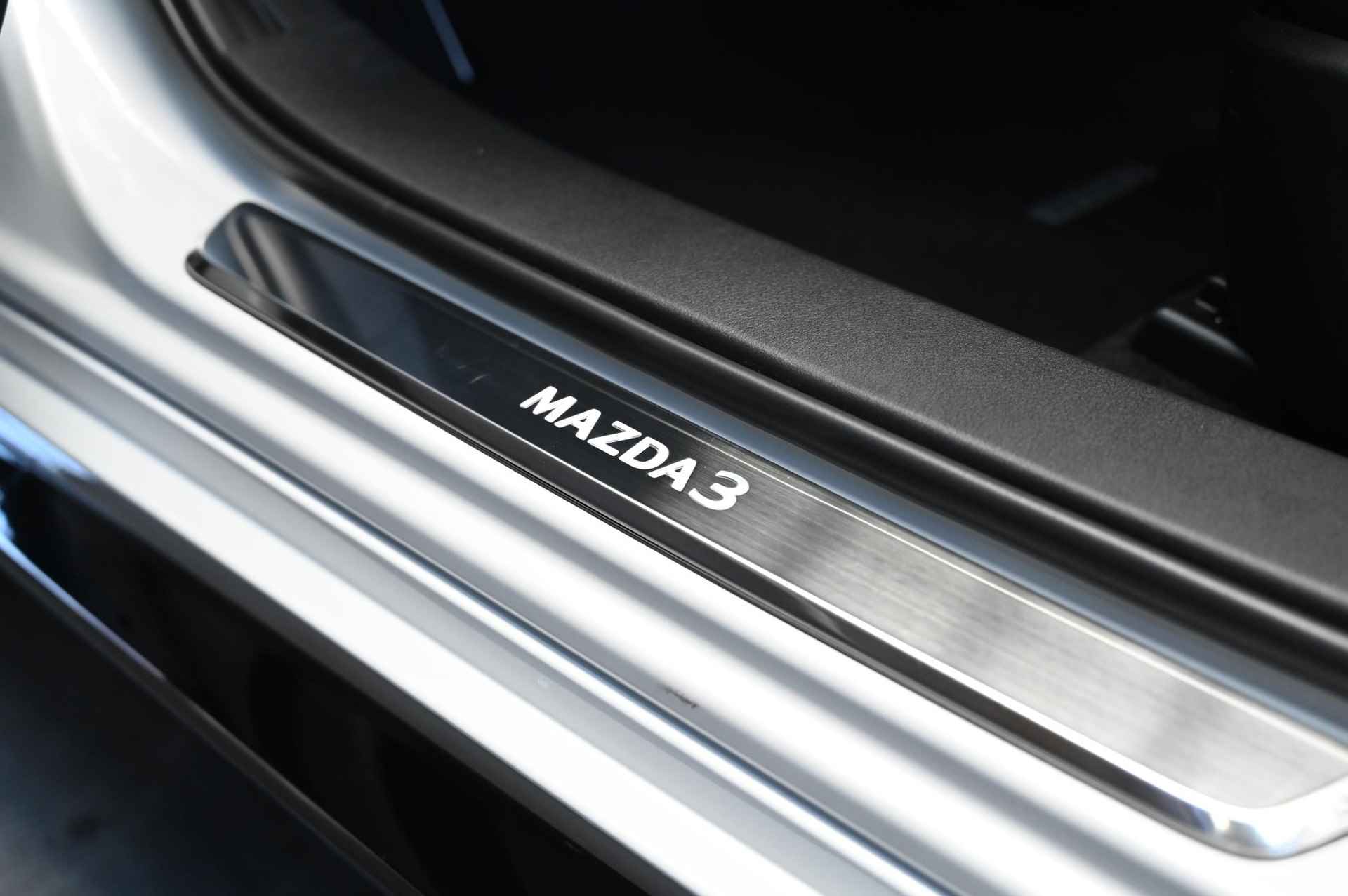Mazda 3 e-SkyActiv-X 186 6MT Exclusive-line met Black Comfort Pack/ Driver Assistance & Sound Pack/ Design Pack en Sunroof *Demo* - 34/73