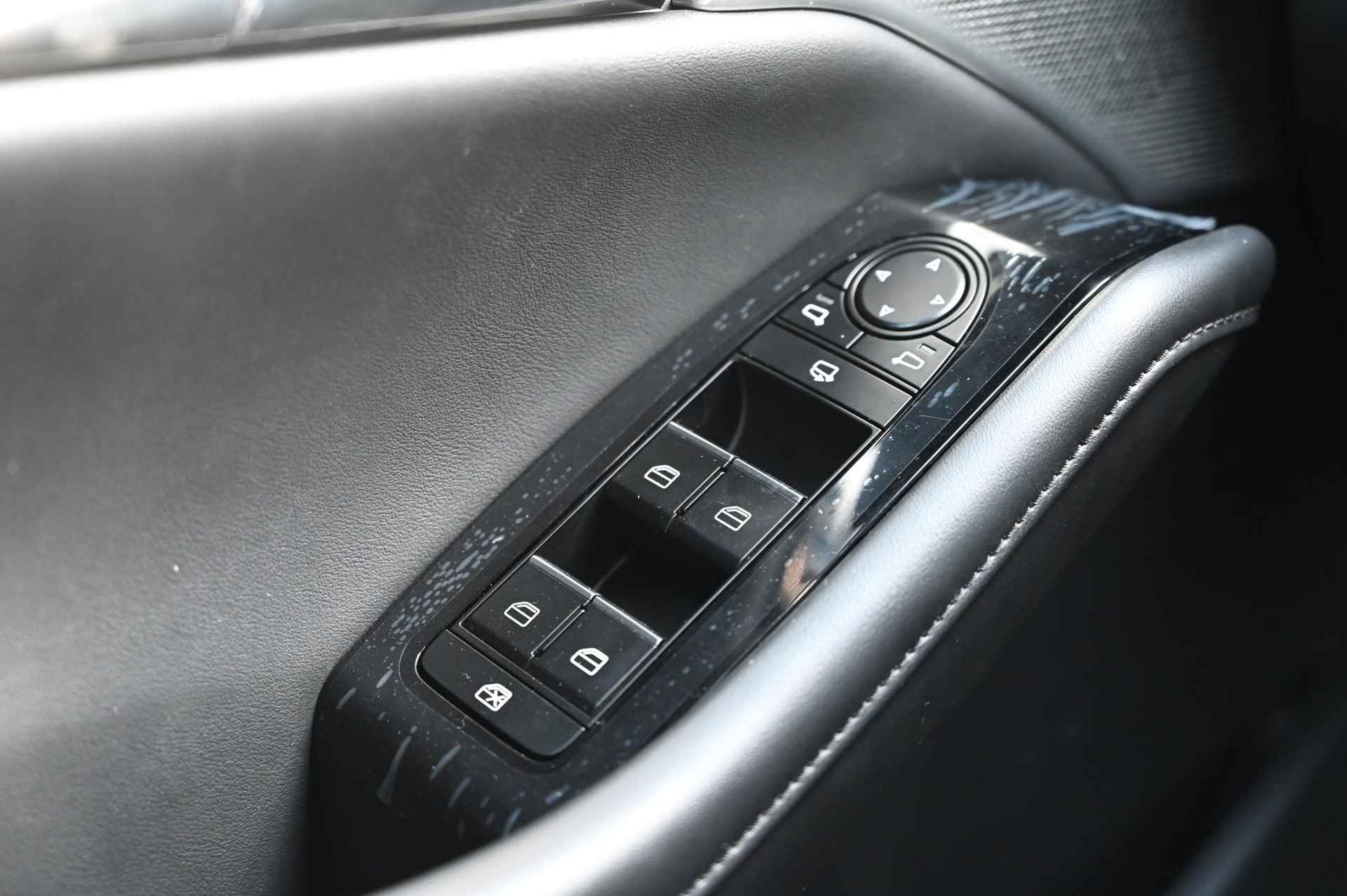 Mazda 3 e-SkyActiv-X 186 6MT Exclusive-line met Black Comfort Pack/ Driver Assistance & Sound Pack/ Design Pack en Sunroof *Demo* - 38/73