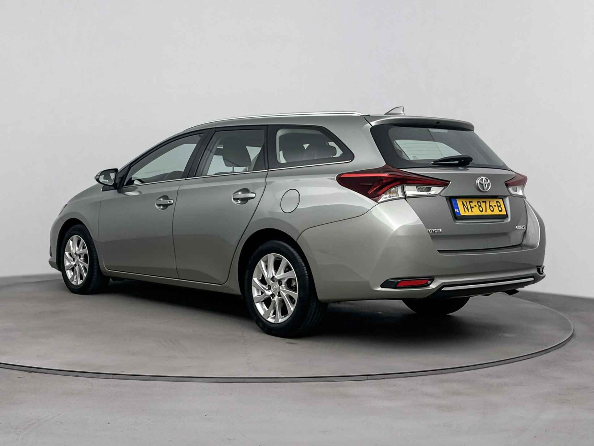 Toyota Auris Touring Sports 1.3 Aspiration | Navigatie | Climate Control | Cruise Control | LM velgen | - 15/40