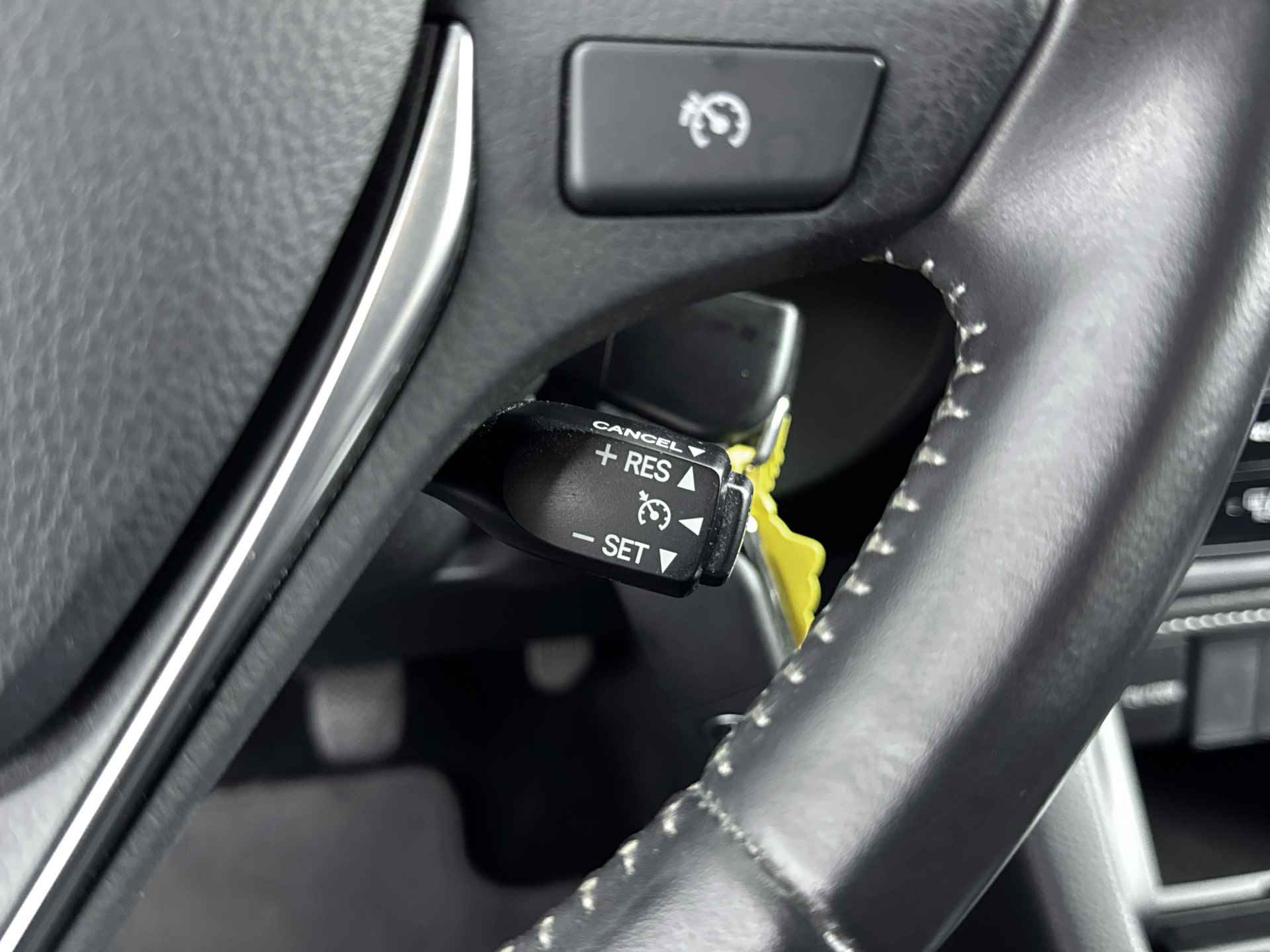 Toyota Auris Touring Sports 1.3 Aspiration | Navigatie | Climate Control | Cruise Control | LM velgen | - 24/40