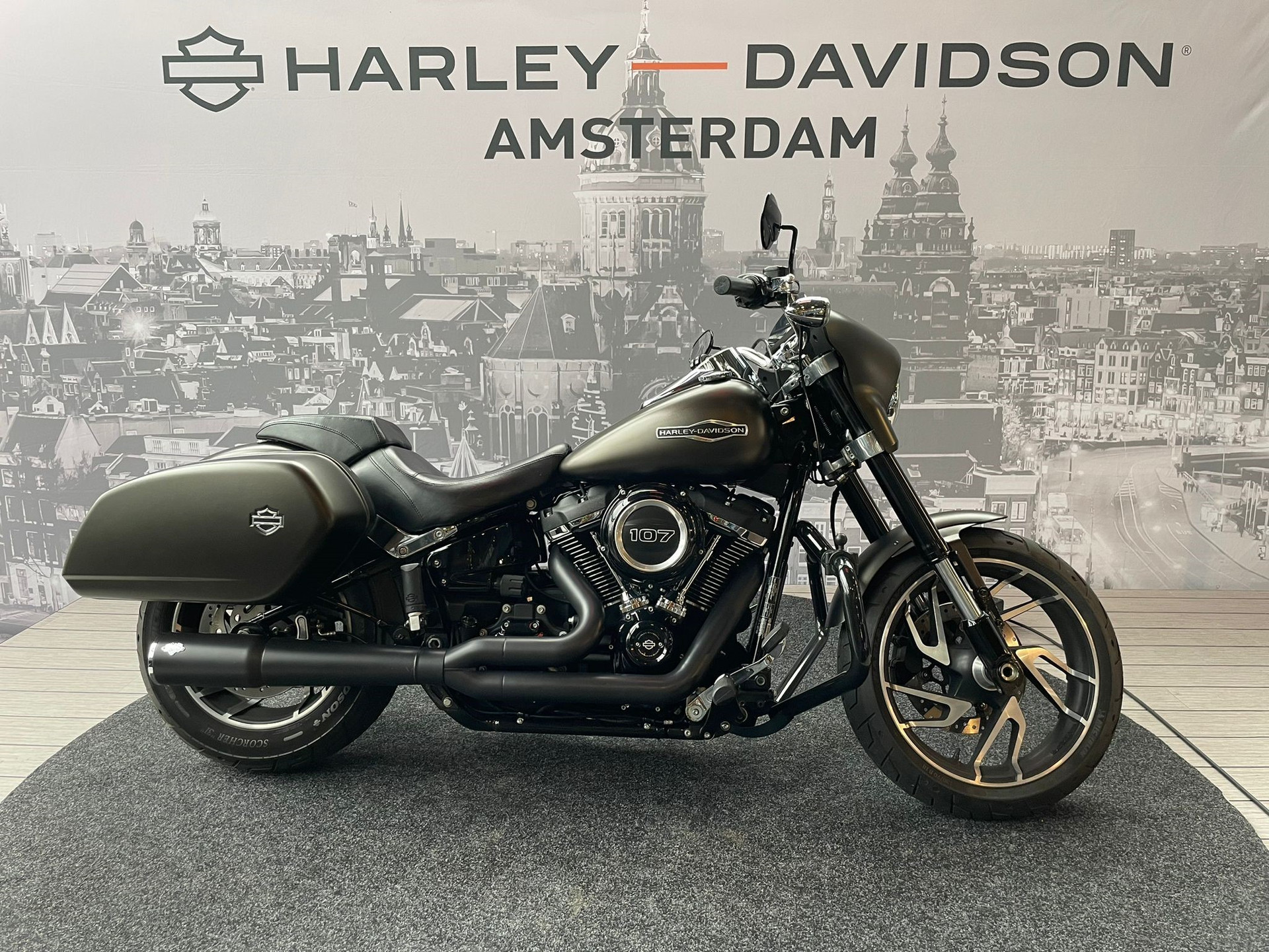 Harley-Davidson FLSB SPORT GLIDE