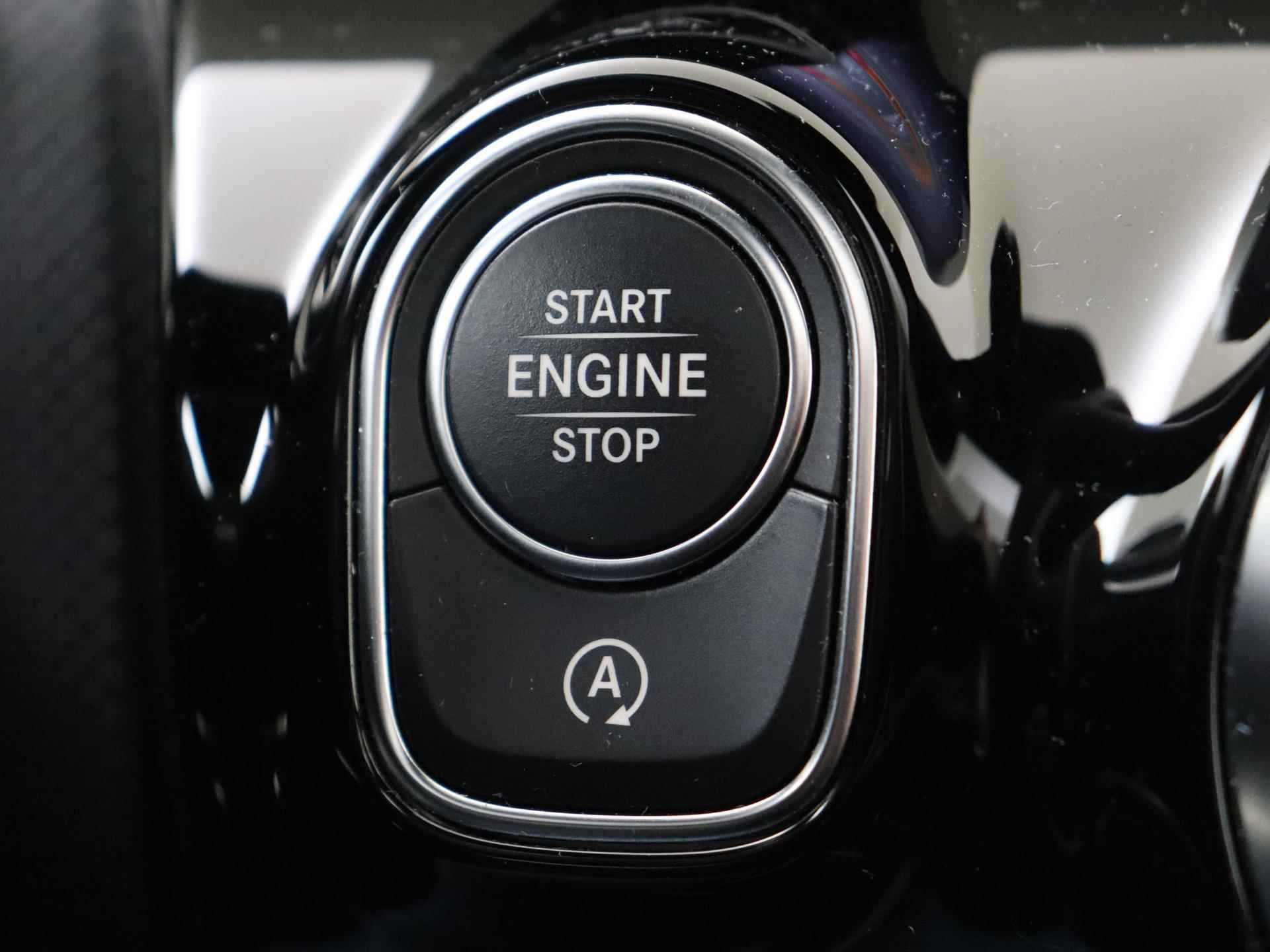 Mercedes-Benz A-Klasse 180 AMG Line / Night-Pakket / 360Graden-camera / Stoelverwarming / Panaroma-schuifdak / Headup-Display / Keyless-Go / - 24/31
