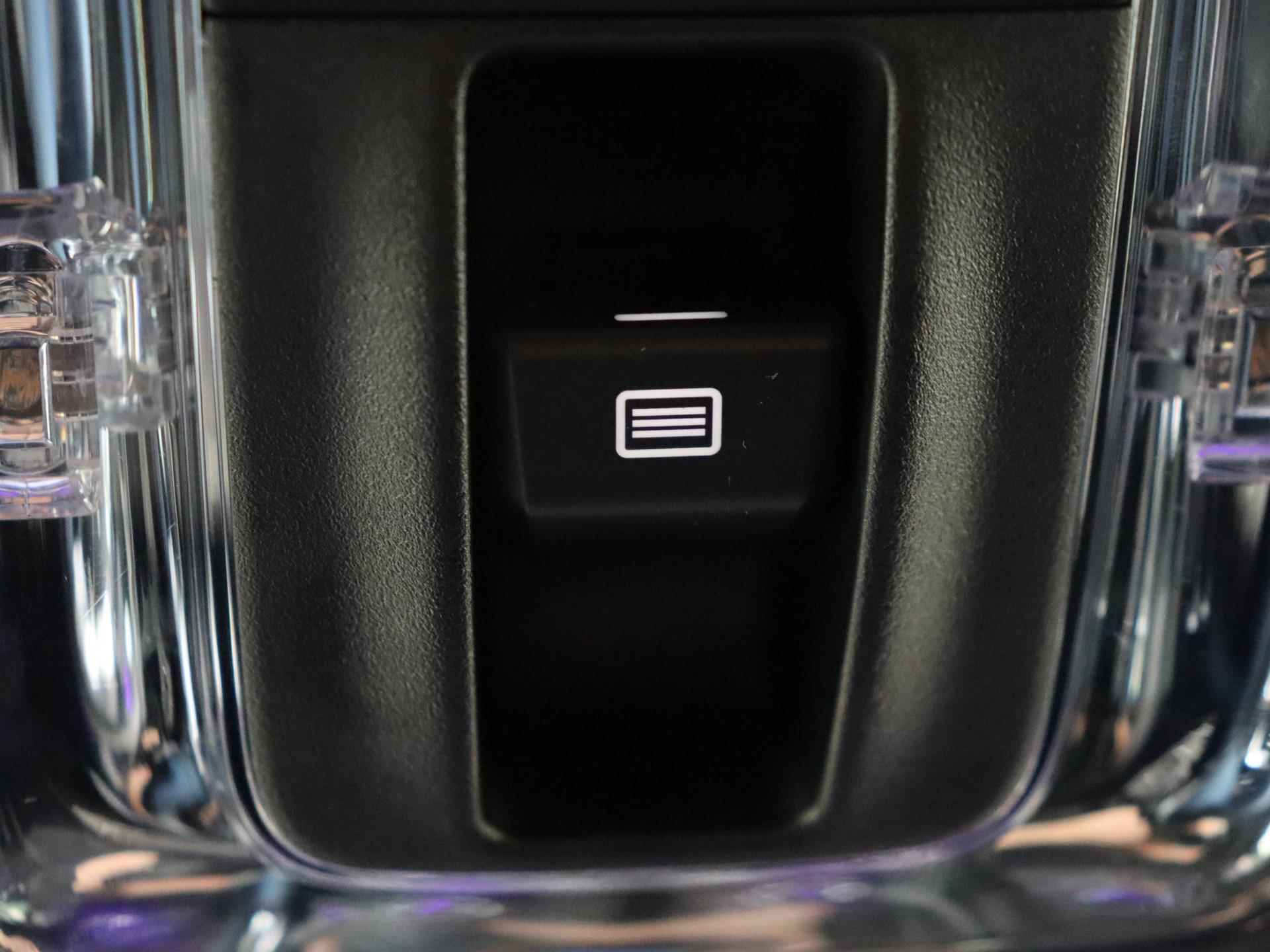 Mercedes-Benz A-Klasse 180 AMG Line / Night-Pakket / 360Graden-camera / Stoelverwarming / Panaroma-schuifdak / Headup-Display / Keyless-Go / - 26/31