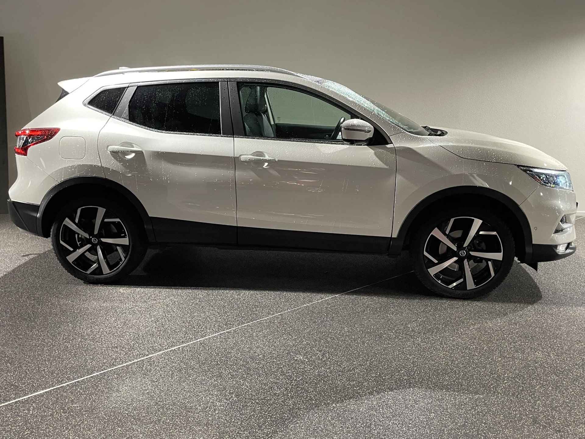 Nissan Qashqai 1.3 DIG-T Tekna - 3/9