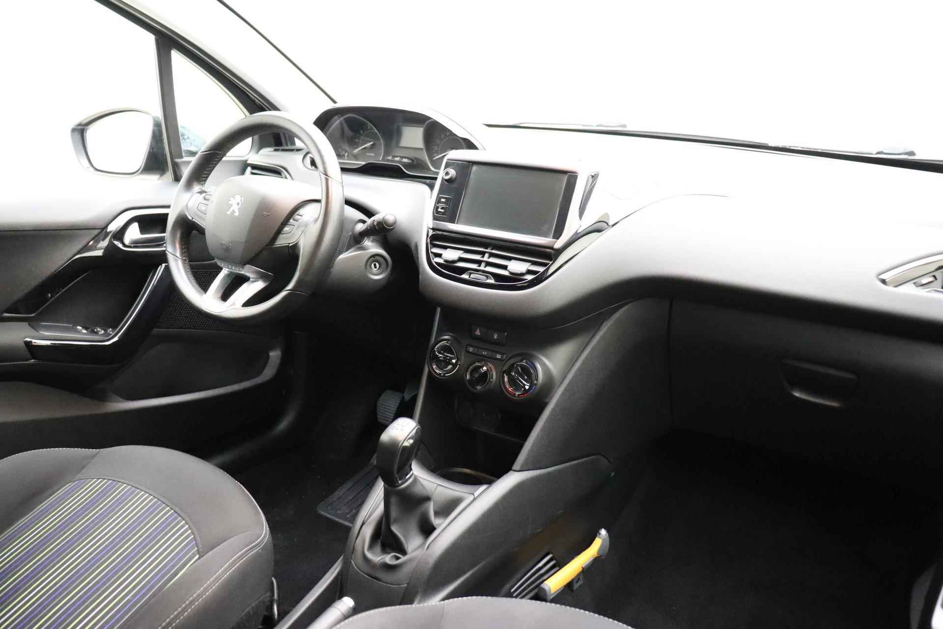 Peugeot 208 1.2 PureTech Urban Soul 82pk | 5 Deurs | Navigatie | Airco | Cruise Control | Trekhaak | Bluetooth - 4/34