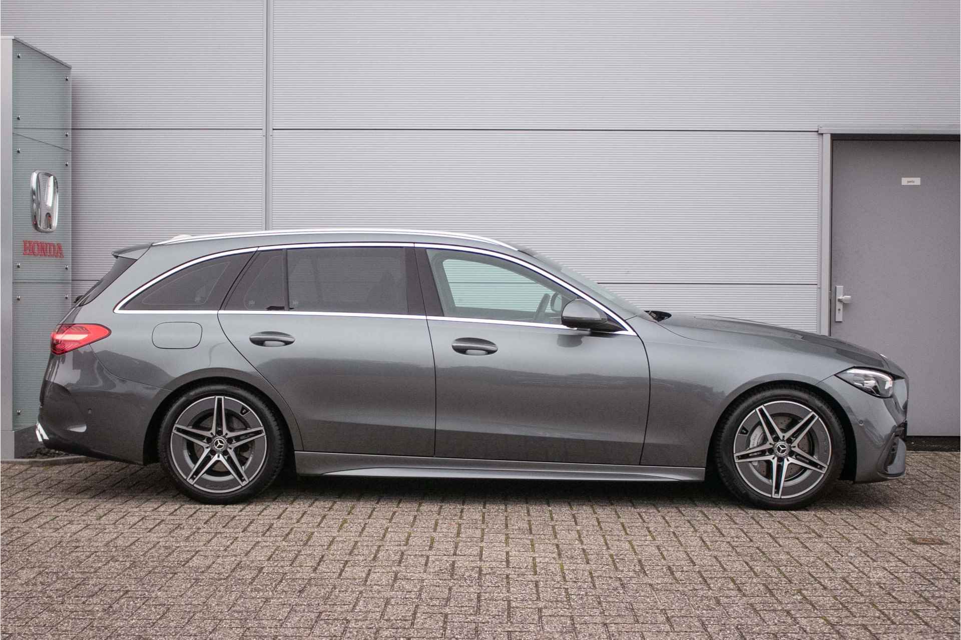 Mercedes-Benz C-Klasse Estate 180 AMG Line Automaat All-in rijklaarprijs | Dodehoeksens. | Elec. achterklep | Stoelverw. | Nav | CamAd. cruise | Cam - 2/45