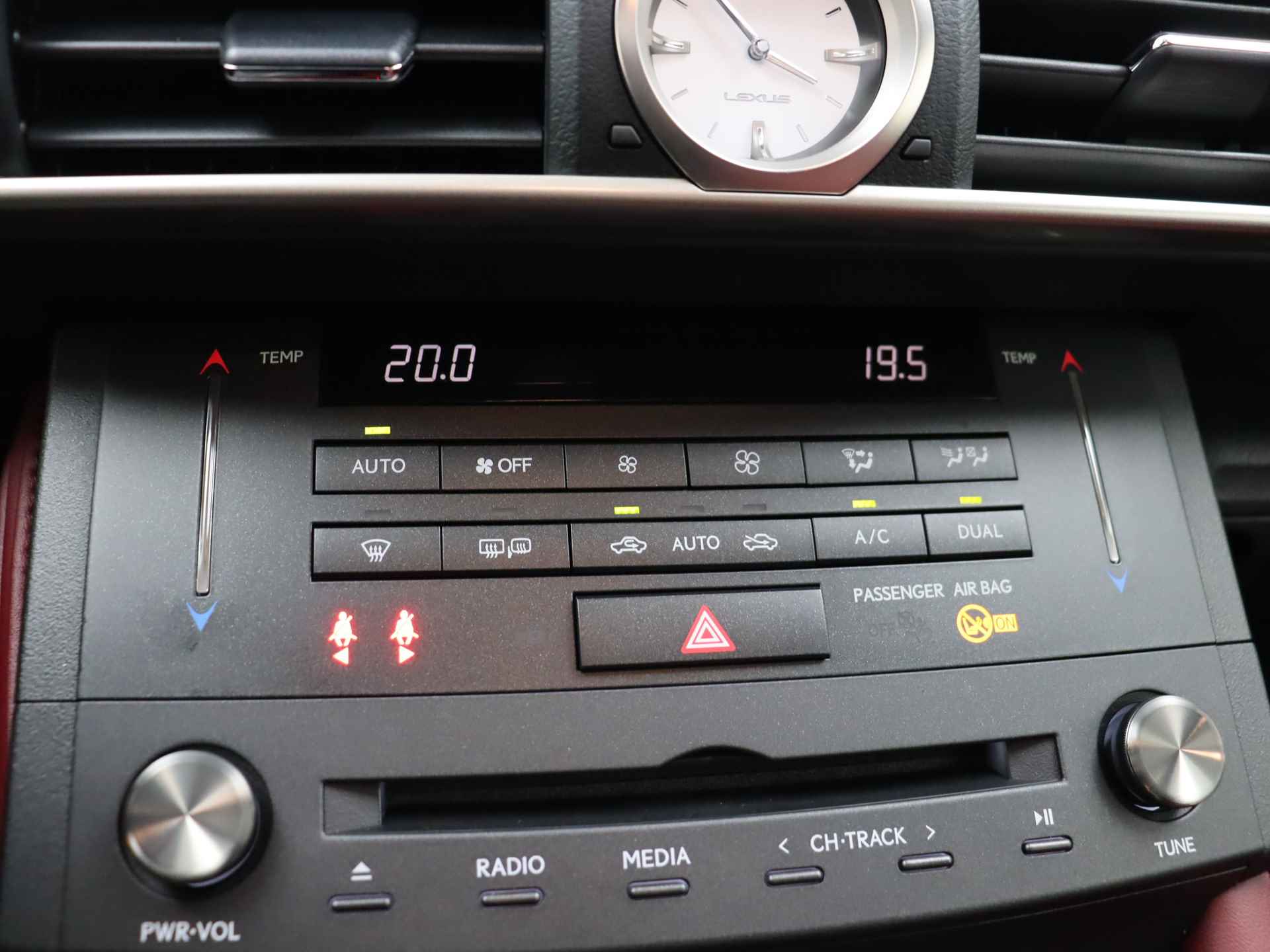 Lexus RC 300h F Sport Line | Adaptief Demping Systeem | Stoelverwarming en - Ventilatie | DAB+ | - 10/42