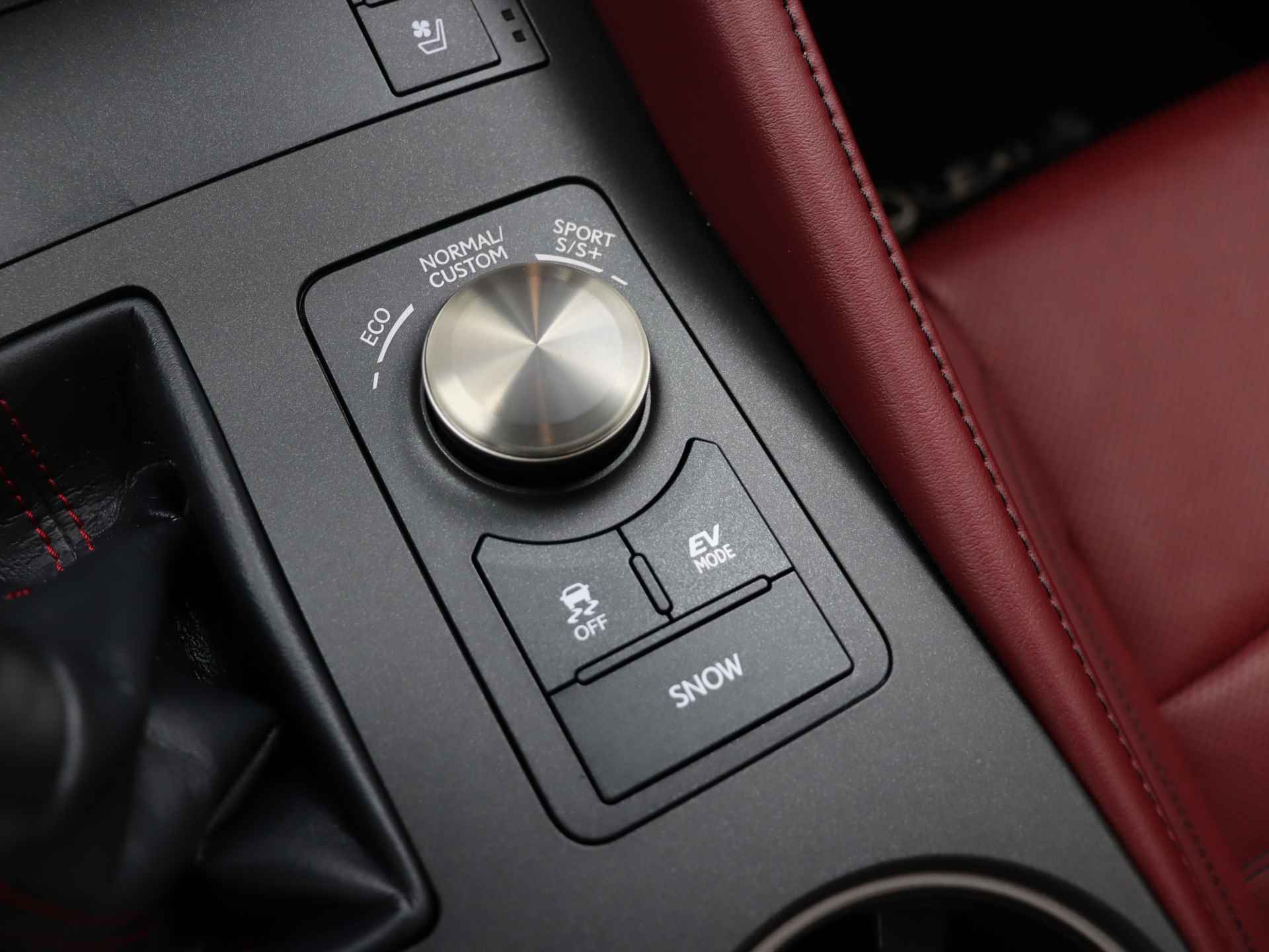Lexus RC 300h F Sport Line | Adaptief Demping Systeem | Stoelverwarming en - Ventilatie | DAB+ | - 28/42