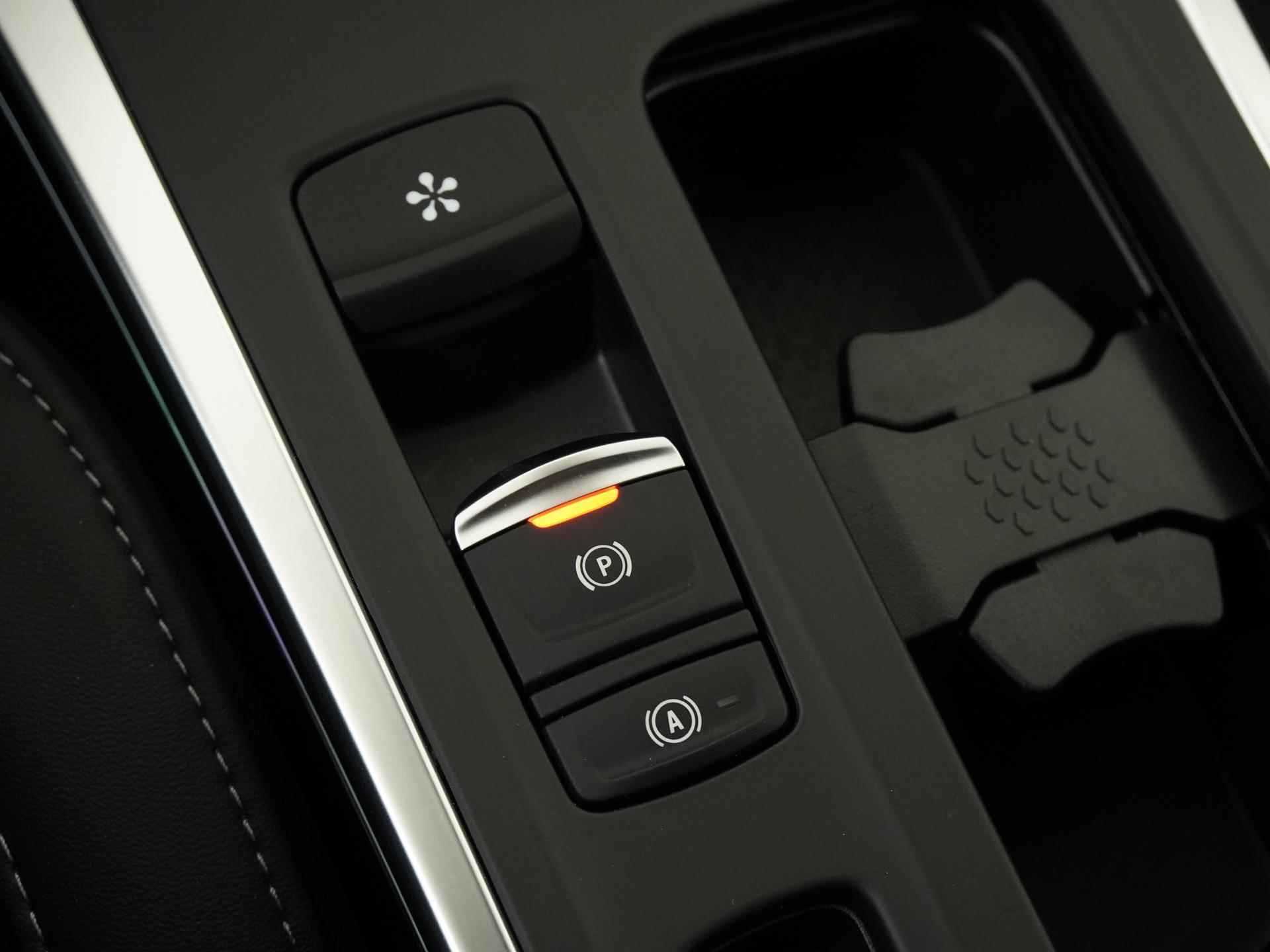 Renault Mégane Estate 1.6 E-Tech Plug-In Hybrid 160 Intens | LED | Camera | Head-up  | 9,3" Easy Link | - 13/38