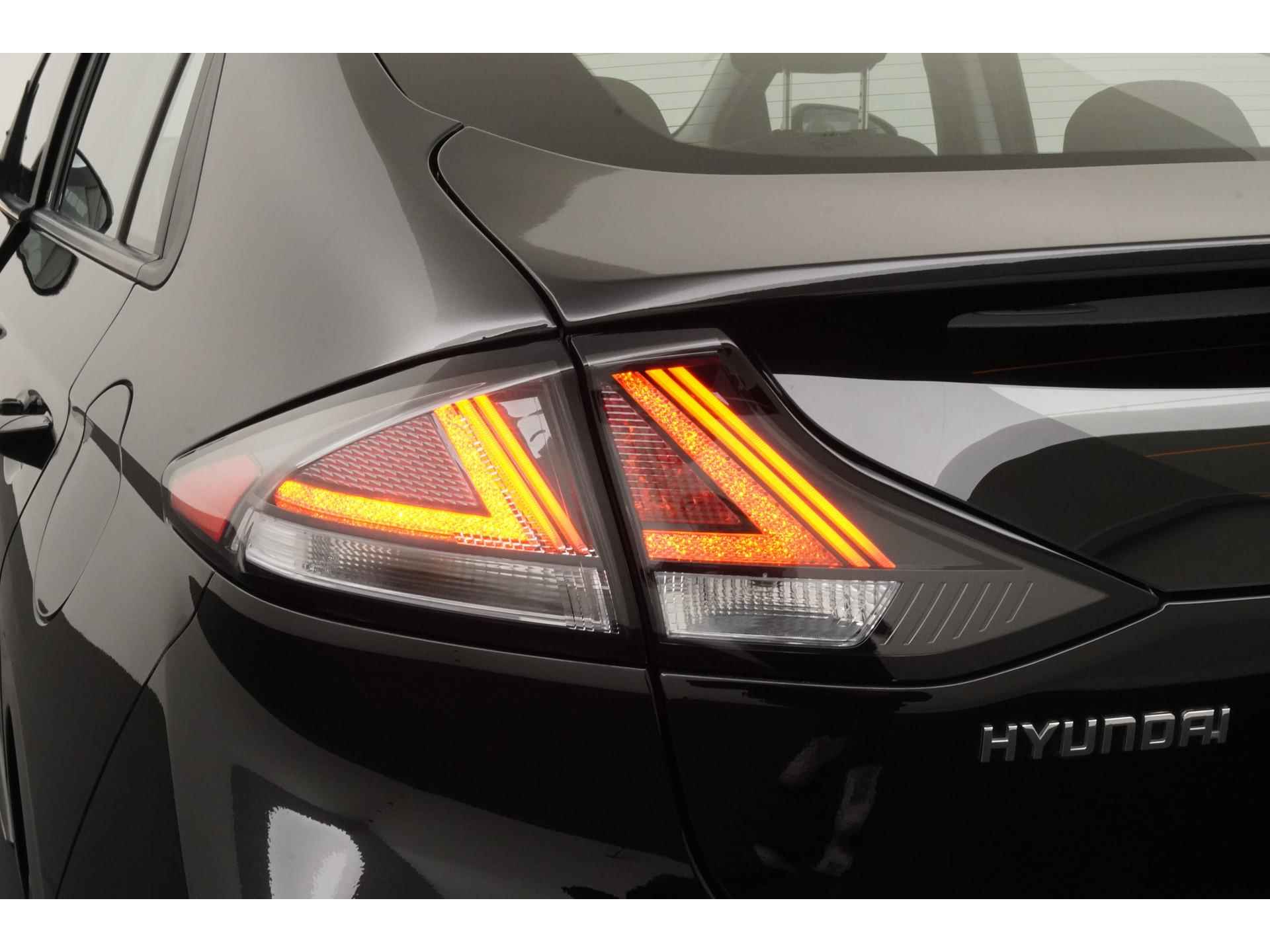 Hyundai IONIQ EV 38 kWh | na subsidie 17695 | Apple Carplay | Zondag Open! - 23/39