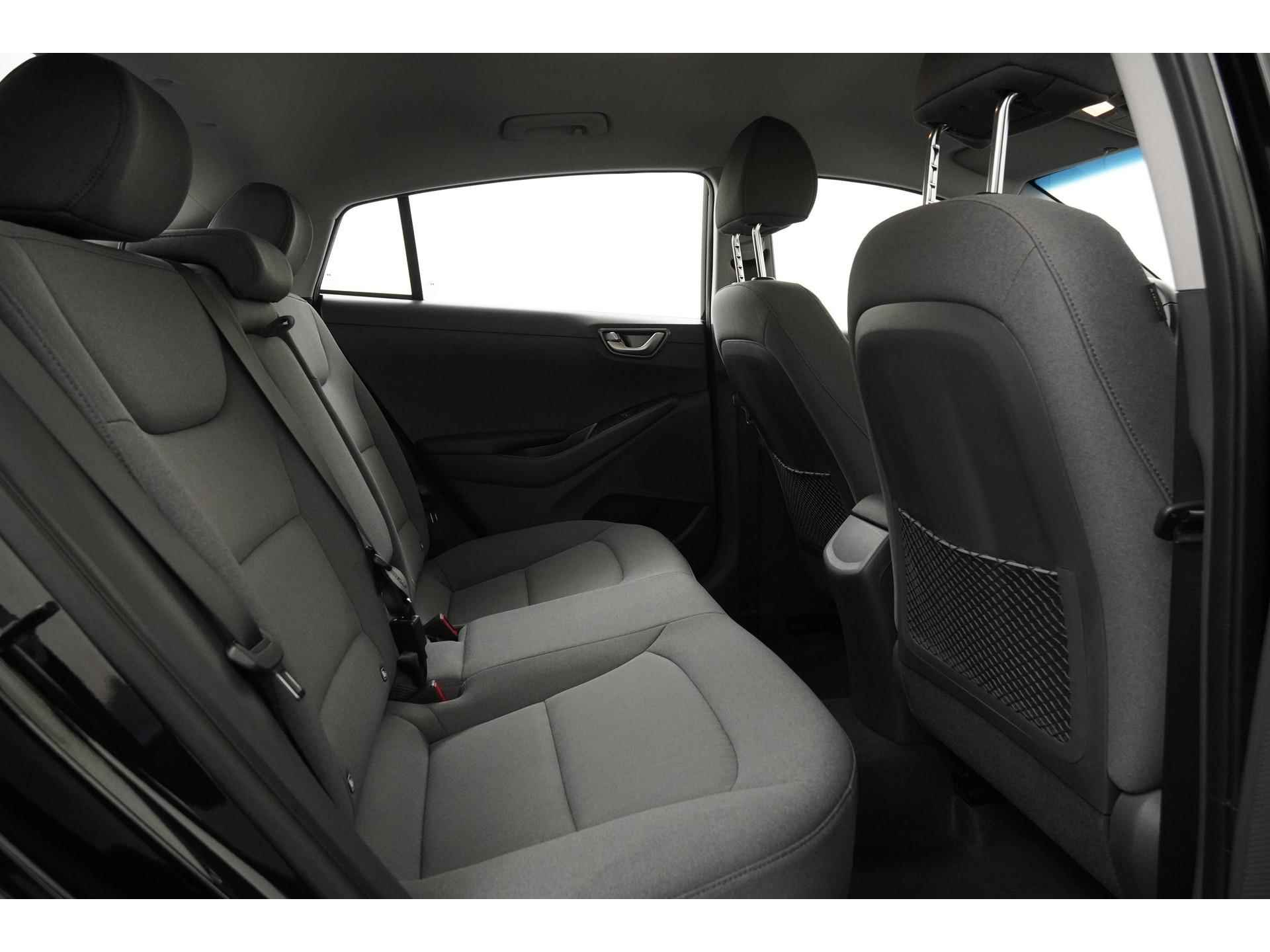 Hyundai IONIQ EV 38 kWh | na subsidie 17695 | Apple Carplay | Zondag Open! - 26/39
