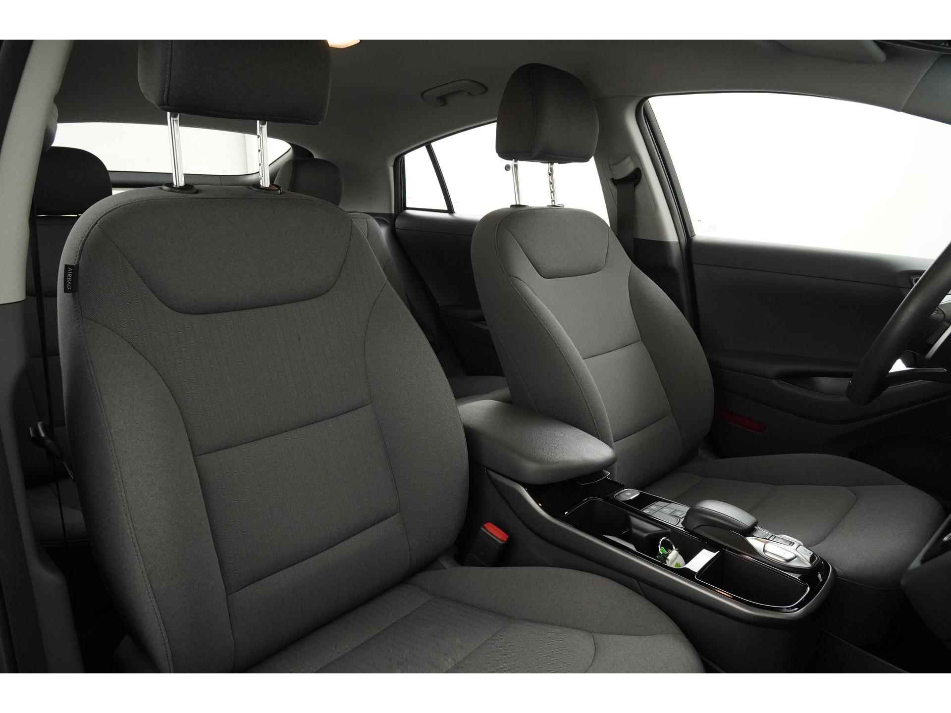 Hyundai IONIQ EV 38 kWh | na subsidie 17695 | Apple Carplay | Zondag Open! - 27/39