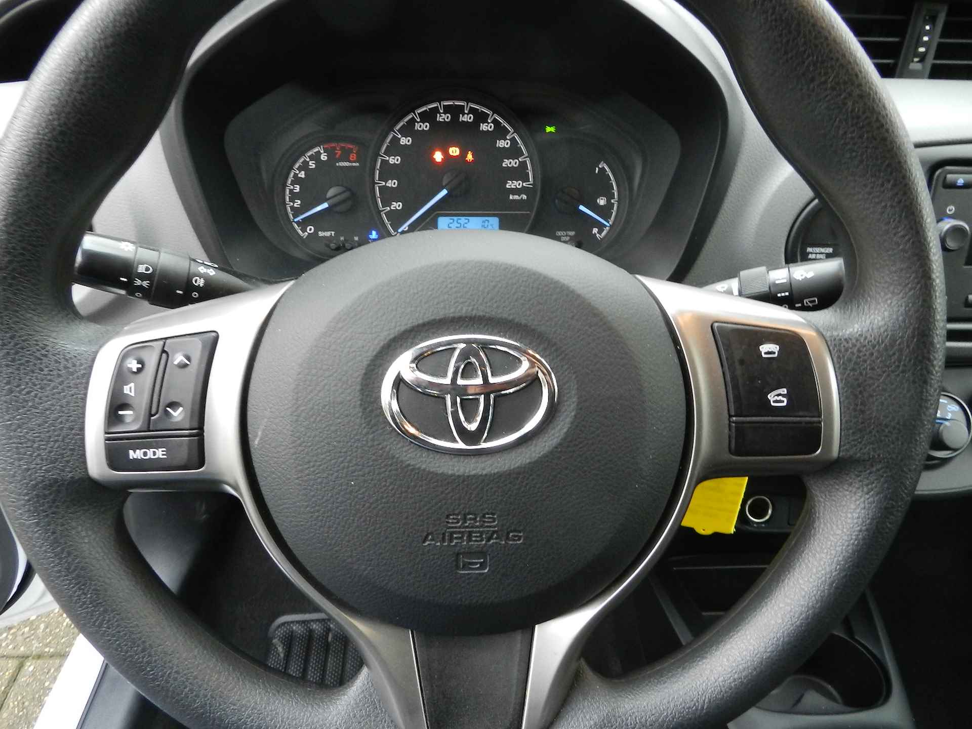 Toyota Yaris 1.0 VVT-i 5Deurs Connect Airco CV afst - 13/27