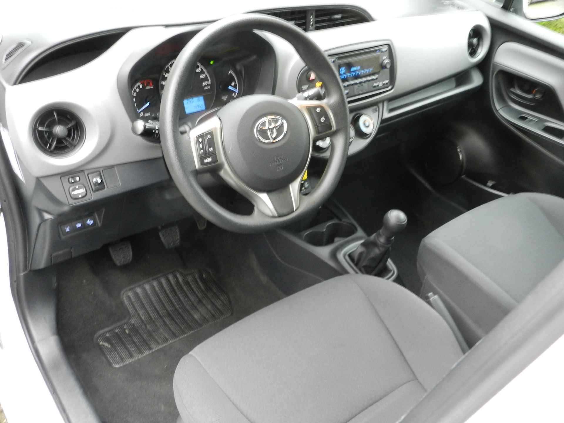 Toyota Yaris 1.0 VVT-i 5Deurs Connect Airco CV afst - 18/27