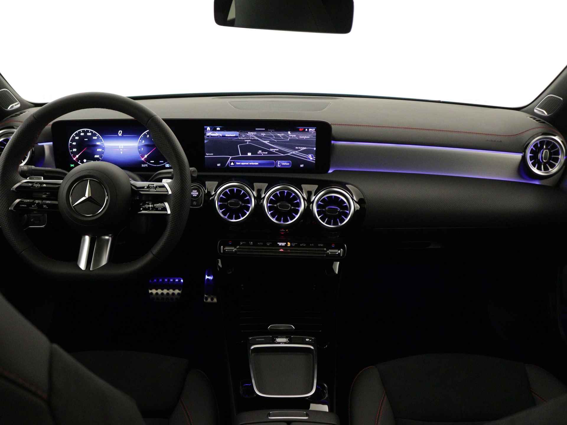 Mercedes-Benz CLA-Klasse 180 AMG Line | Smartphone-integratie | Panoramaschuifdak | Nightpakket | Premium Pack | KEYLESS GO-comfortpakket | Burmester Surround Sound systeem | - 6/40