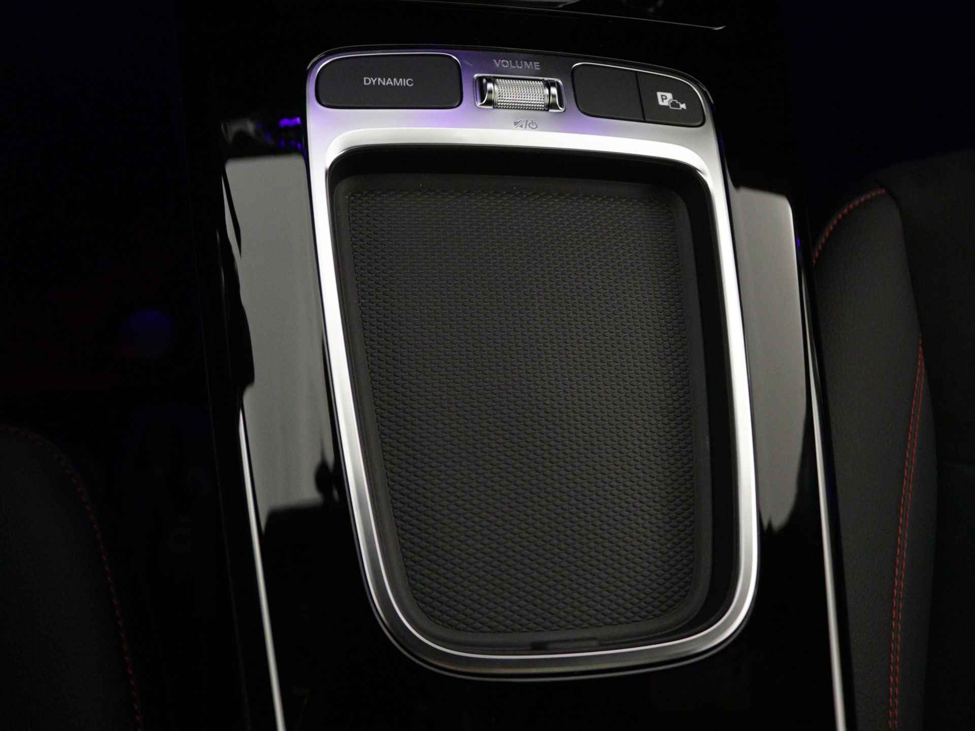 Mercedes-Benz CLA-Klasse 180 AMG Line | Smartphone-integratie | Panoramaschuifdak | Nightpakket | Premium Pack | KEYLESS GO-comfortpakket | Burmester Surround Sound systeem | - 31/40