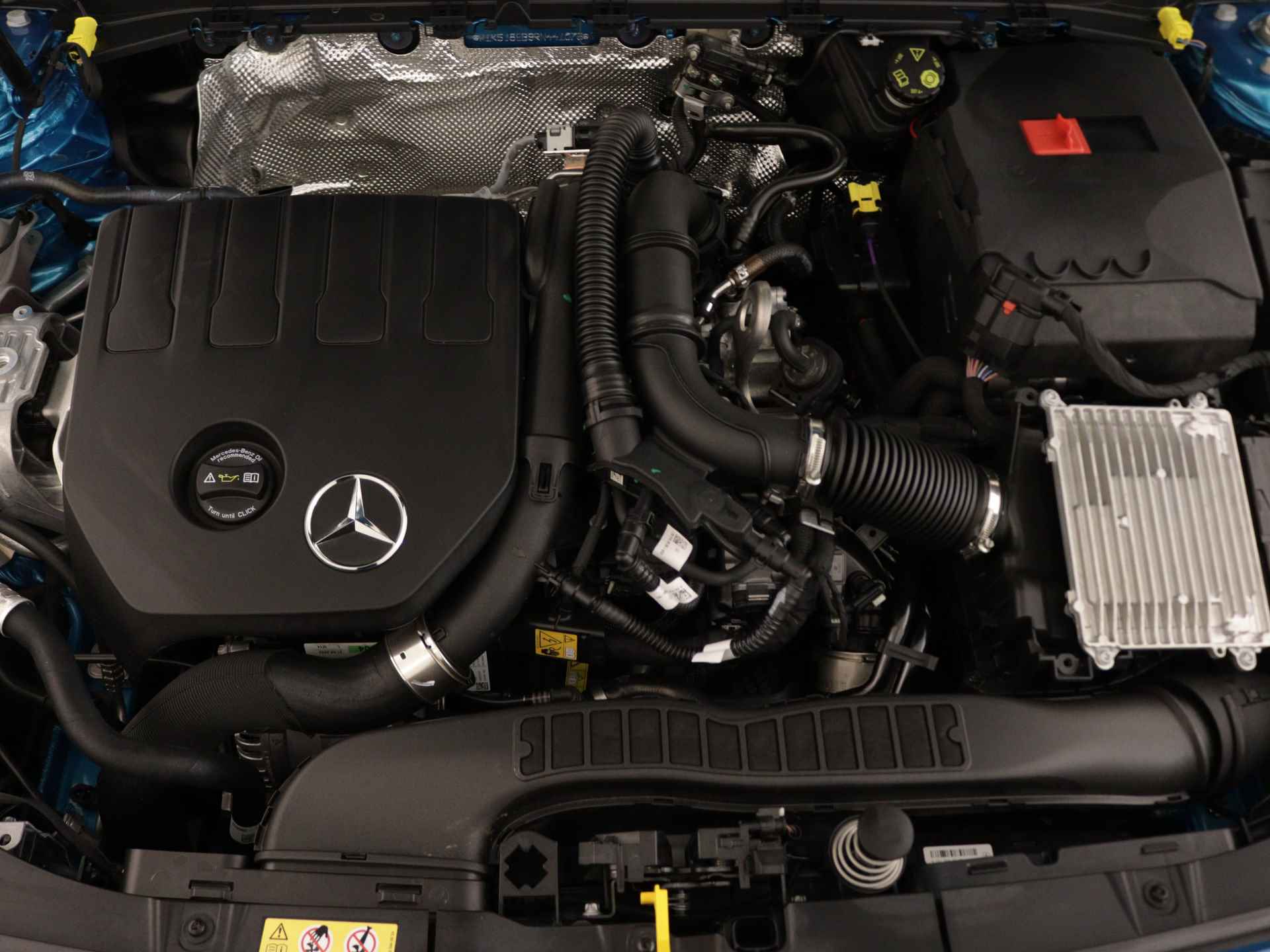 Mercedes-Benz CLA-Klasse 180 AMG Line | Smartphone-integratie | Panoramaschuifdak | Nightpakket | Premium Pack | KEYLESS GO-comfortpakket | Burmester Surround Sound systeem | - 37/40