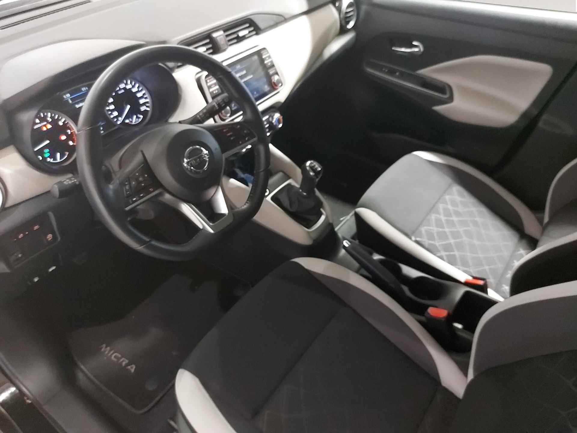 Nissan Micra 1.0 IG-T N-Connecta | Achteruitrijcamera | Parkeersensoren achter | Navigatie | Apple Carplay/Android auto | Bluetooth | Automatische regen/lichtsensoren | Keyless entry | Cruise control | Elektrische zijspiegels + ramen | - 18/45