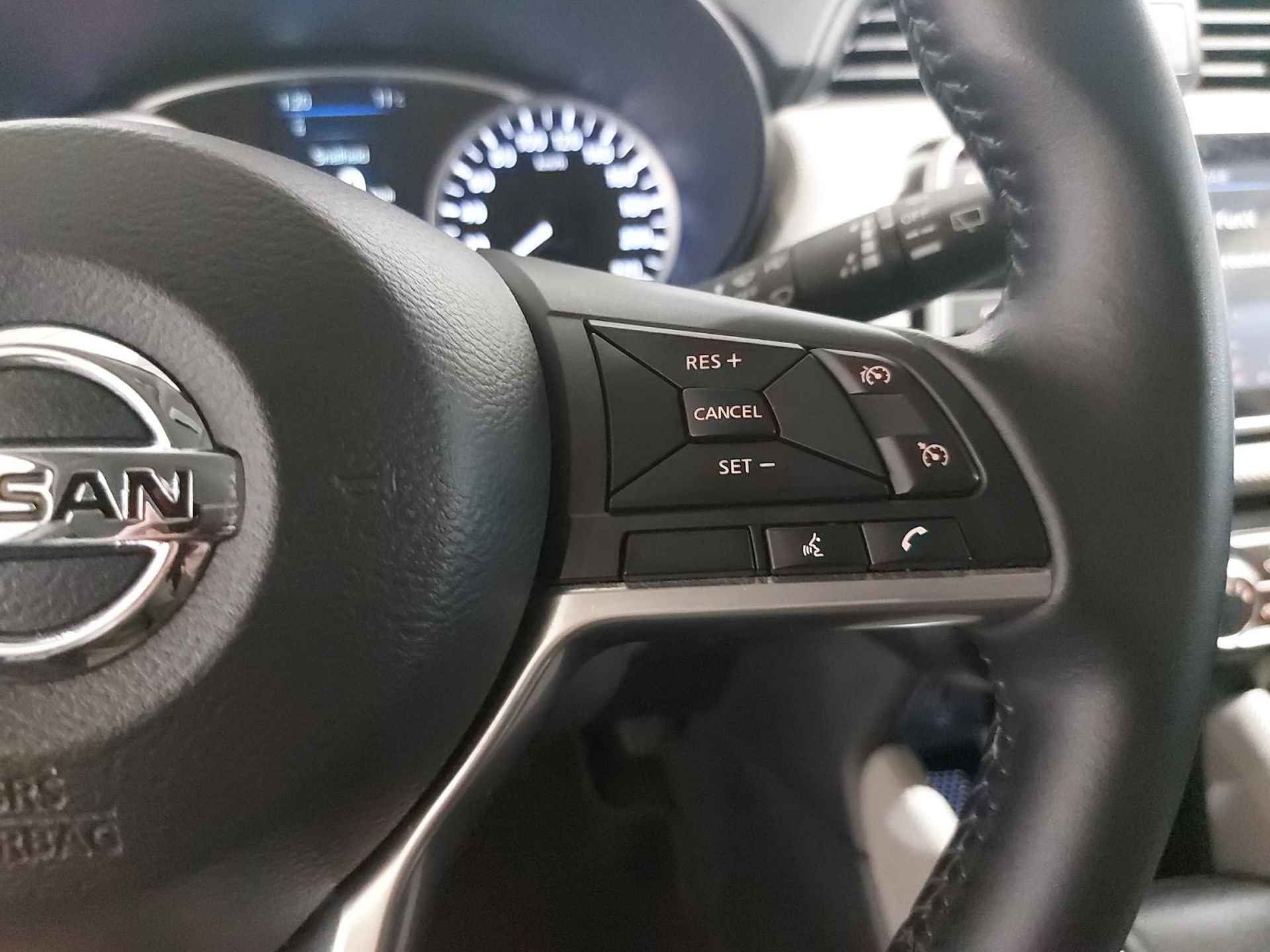 Nissan Micra 1.0 IG-T N-Connecta | Achteruitrijcamera | Parkeersensoren achter | Navigatie | Apple Carplay/Android auto | Bluetooth | Automatische regen/lichtsensoren | Keyless entry | Cruise control | Elektrische zijspiegels + ramen | - 39/45