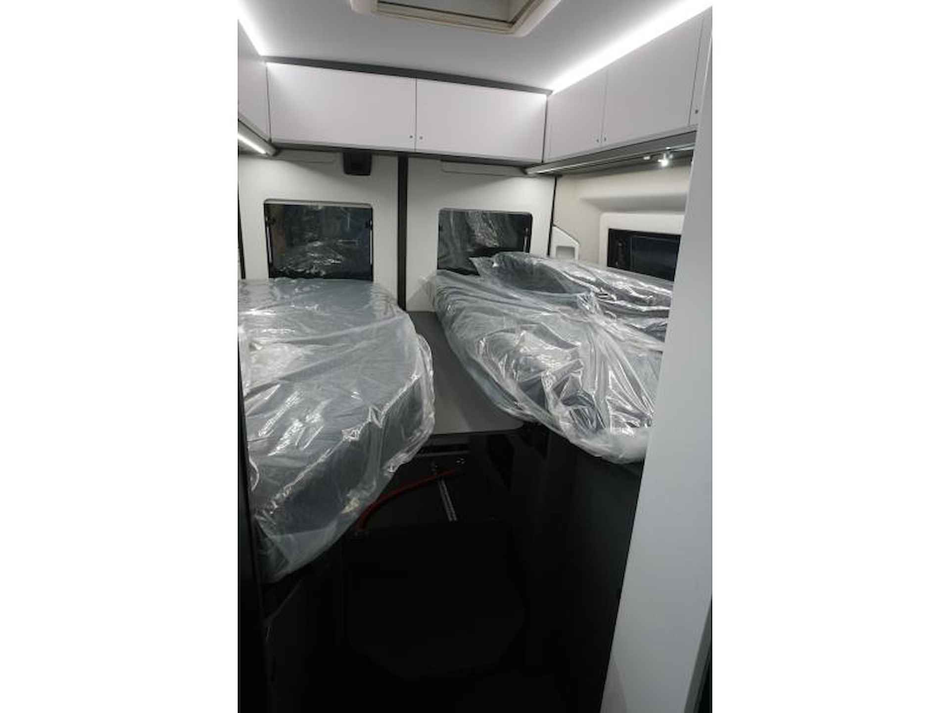 Adria Twin Supreme 640 SLB NIEUW MODEL/ 8TRAPS AUT. - 12/15