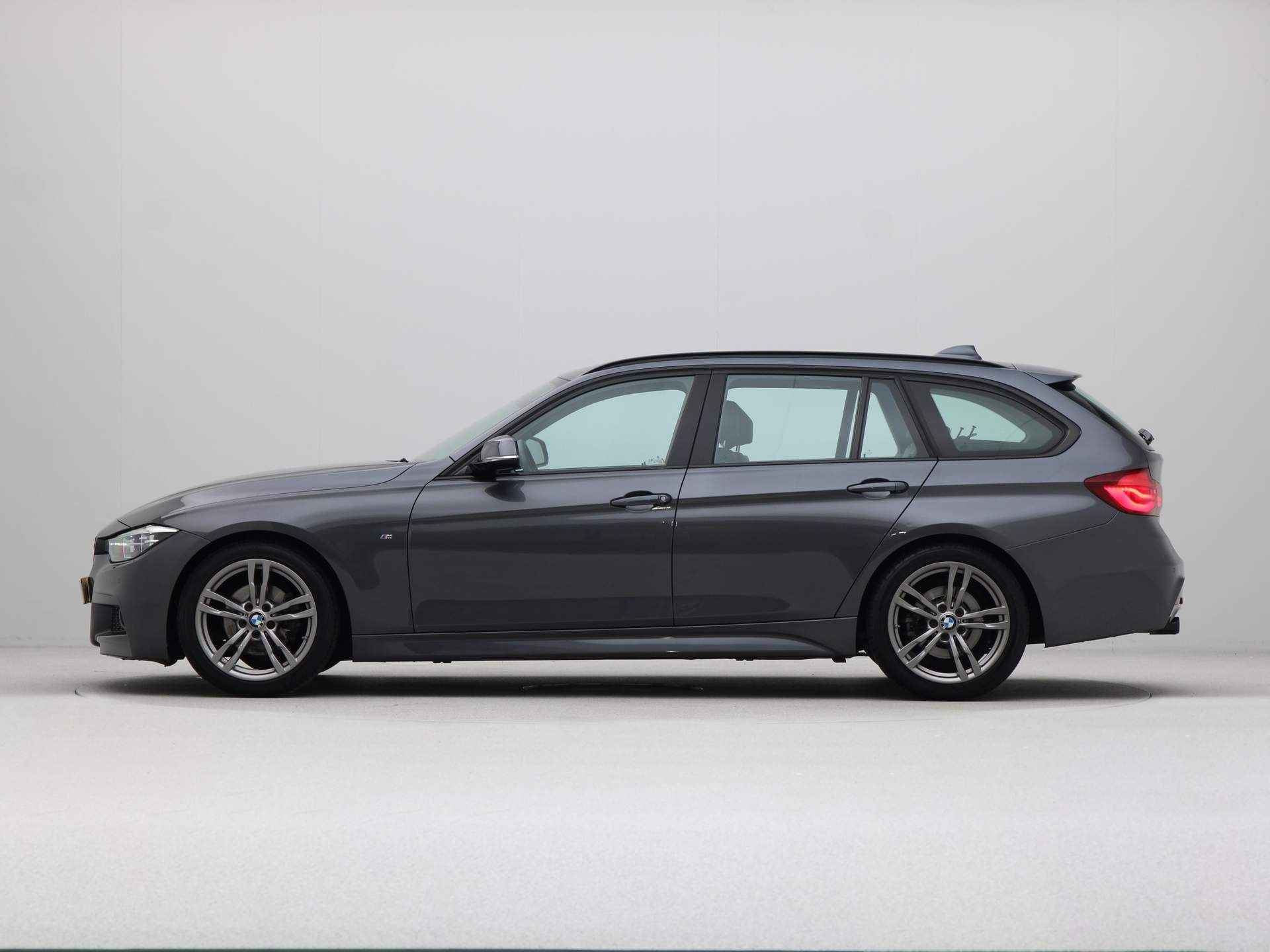 BMW 3 Serie 320i M Sport Edition Touring - 13/22