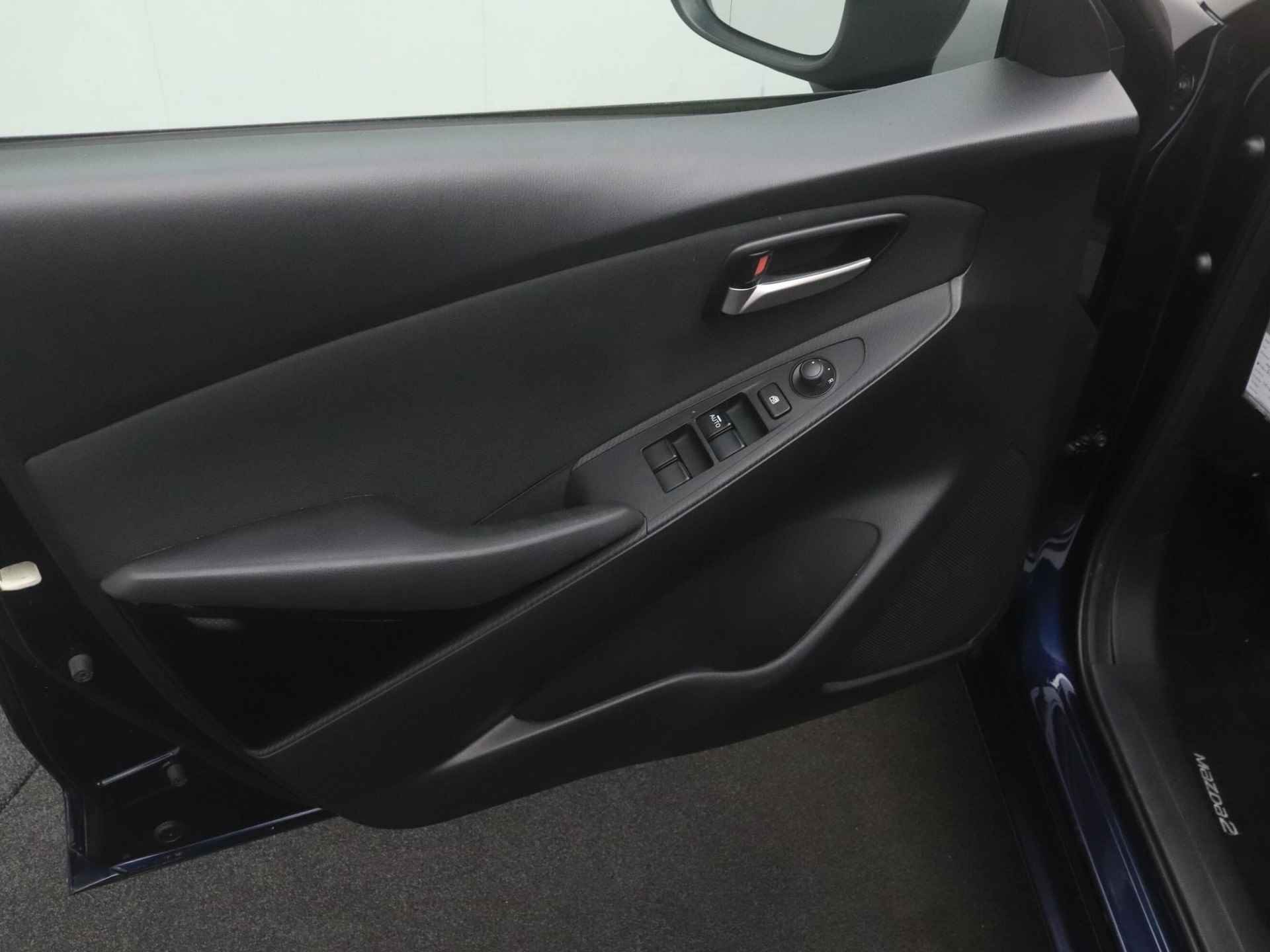 Mazda 2 1.5 Skyactiv-G Sport Selected met Apple CarPlay : dealer onderhouden - 12/46