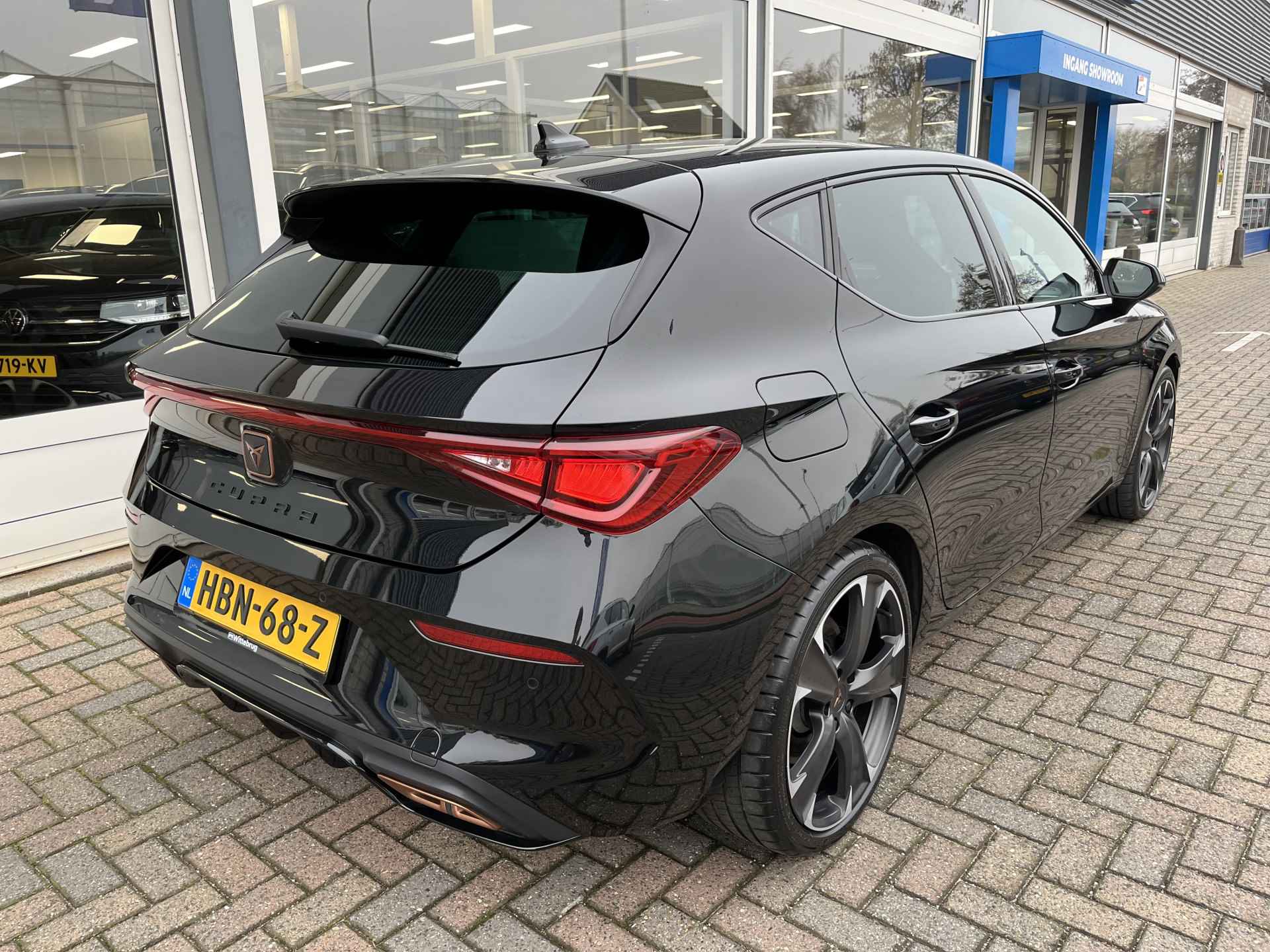 CUPRA Leon 1.4 e-Hybrid VZ Performance / AUTOMAAT/ 245 PK/ PANO/ PARK. SENSOREN/ MATRIX/ KEYLESS/ STUUR-STOELVERWARM./ CRUISE/ APP-CONNECT/ NAVI/ CLIMA/ DAB/ 19" LMV - 36/41